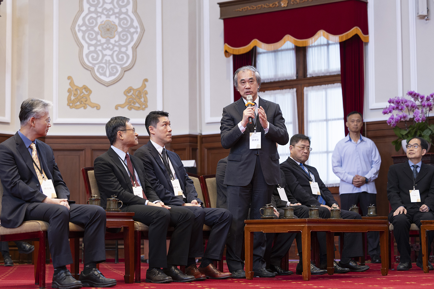 郭漢崇主任向賴總統報告慈濟醫療志業脊髓損傷重建中心的工作和理念;並期盼賴總統可以在今年的全國脊髓損傷健康福利促進大會中蒞臨致詞,給傷友鼓勵。