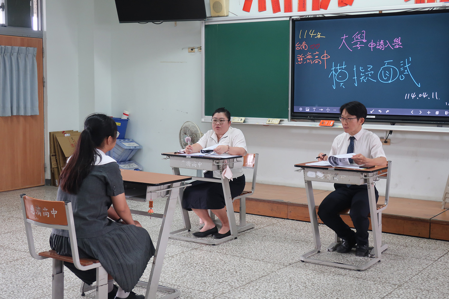 師長給予建議,期盼學生有更好的表現。