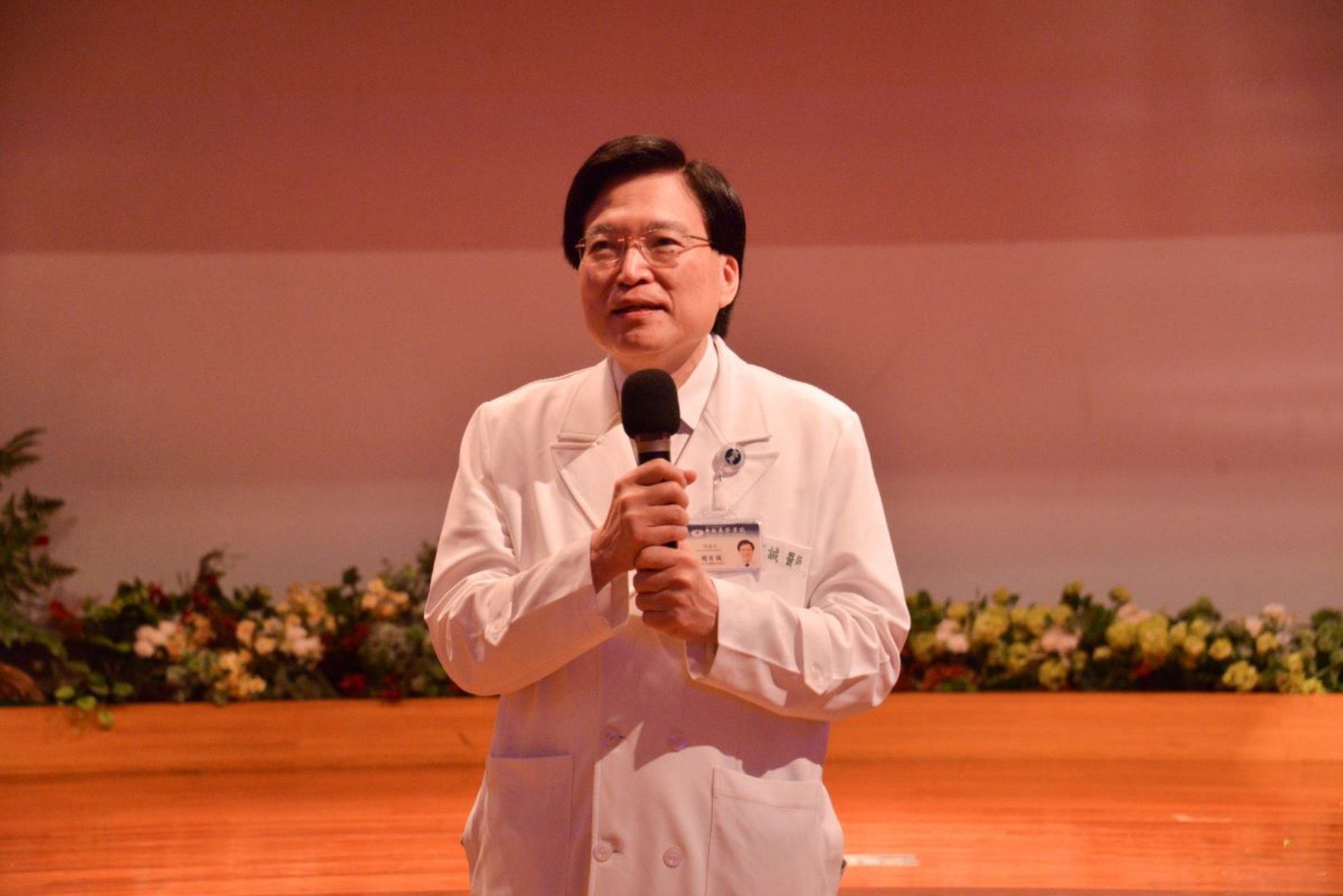 趙有誠院長期待台北慈濟醫院護理人員以守護病人為天職,懷抱榮譽感與使命感堅守崗位。