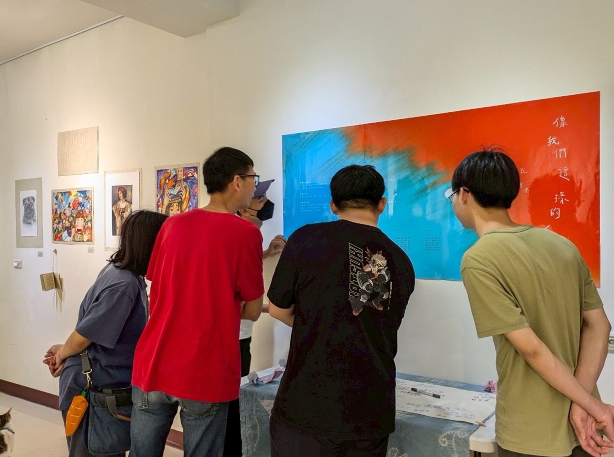 「洪雅書房」提供寬敞的展覽空間,讓青少年們透過藝術展現青春的多樣面貌。