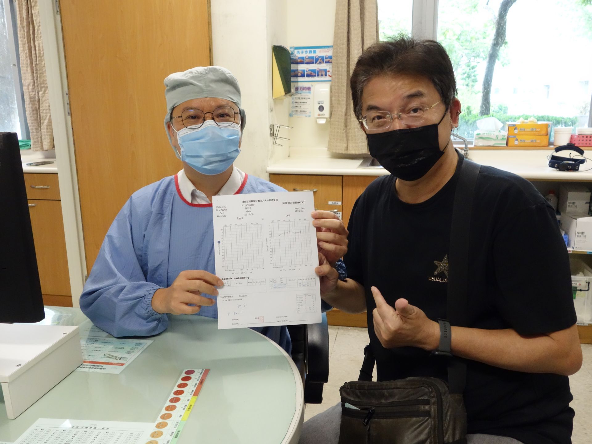 曾任半導體光電儀器貿易高管的黃先生,因左耳突發性耳聾輾轉求醫仍無效,五年後,黃先生右耳也開始出現聽力退化。