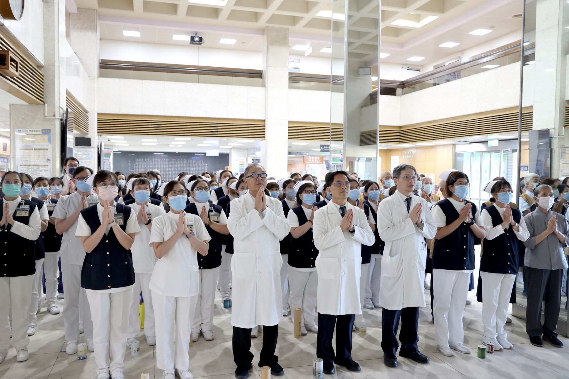 花蓮慈濟醫院用醫療專業與實際行動匯聚善念,透過募心募愛,將「幸福醫院」的精神向外擴散,點滴累積,共同成為溫暖他人生命的力量,也讓大家知道「花蓮慈濟醫院一直都在」。