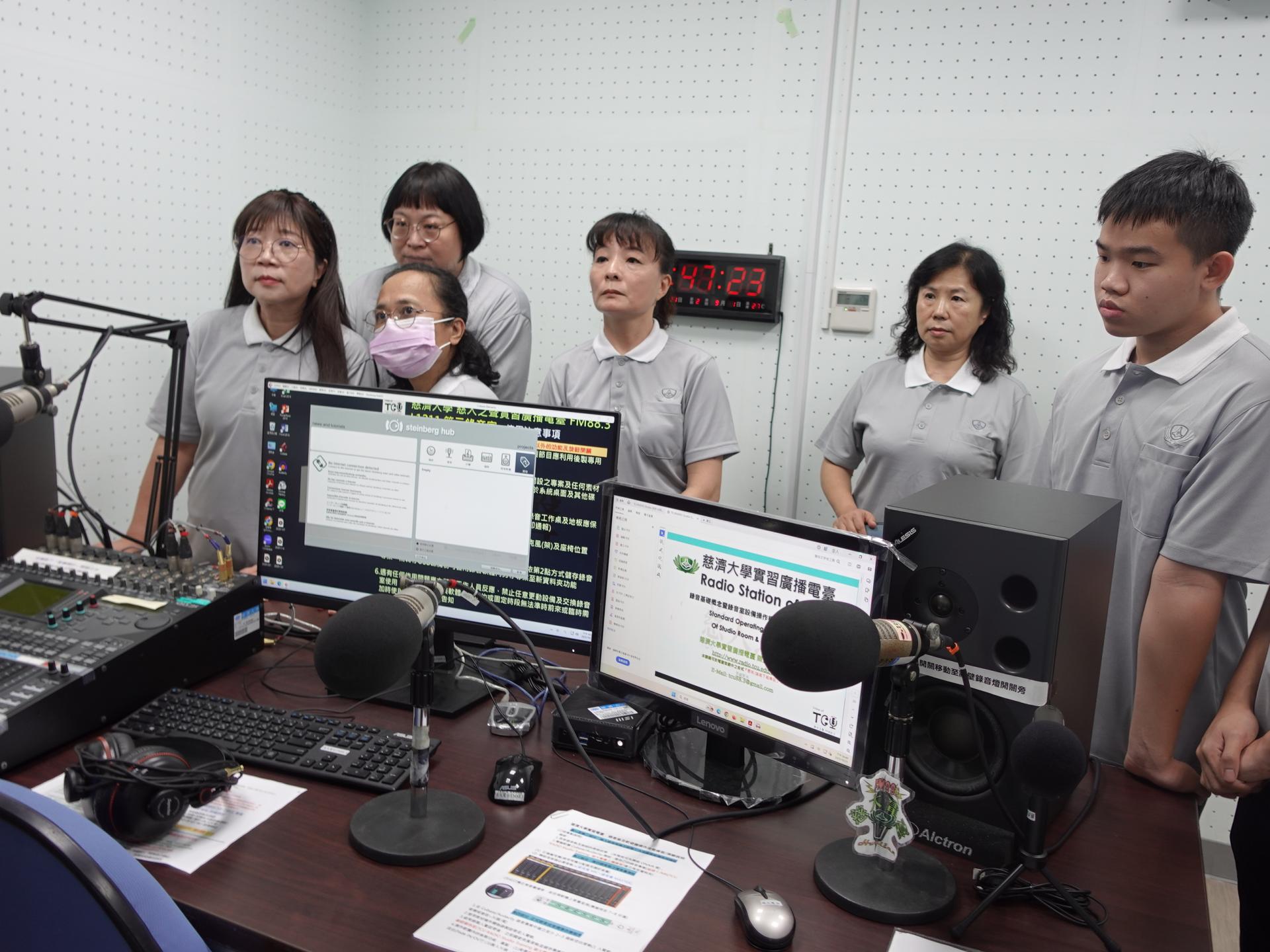 第三人生大學學生非常期待上課,往往是提早入座