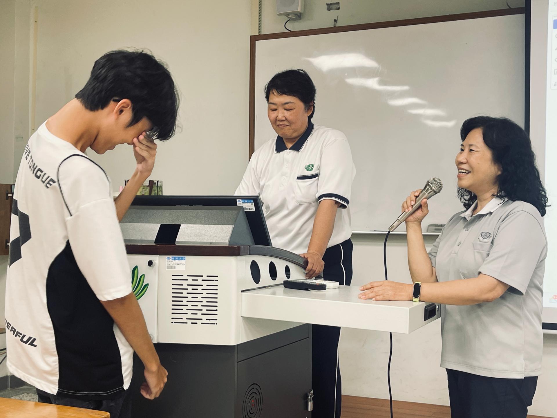 第三人生大學學生侃侃而談,完勝年輕學子