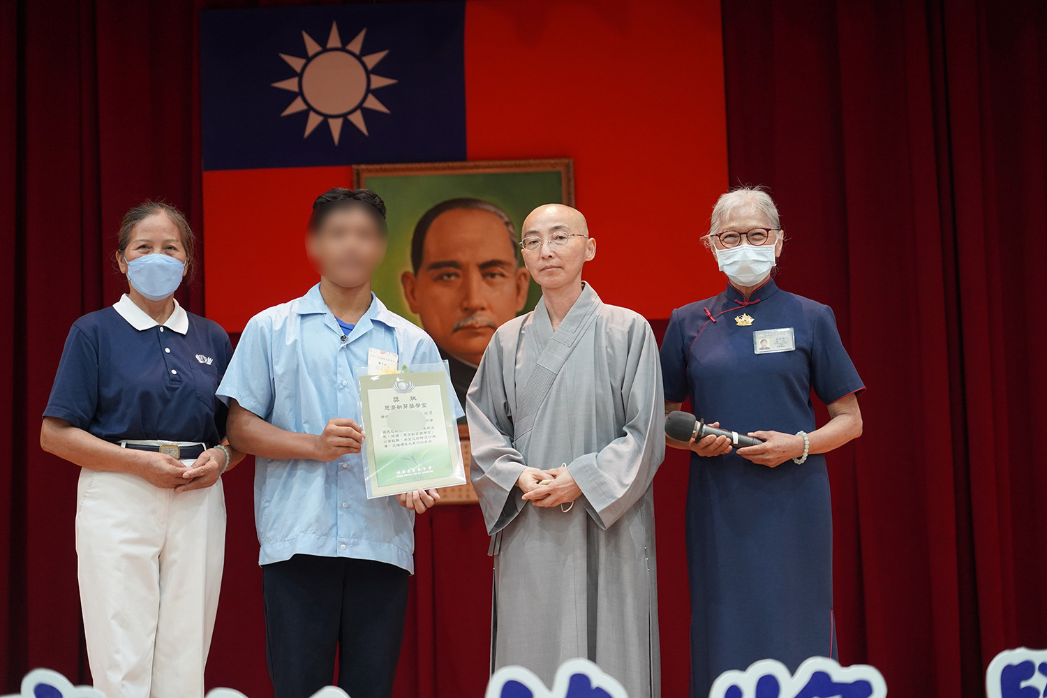 精舍德淳師父滿懷感恩地說：「在艱困中磨練出來的孩子，最能體會點滴因緣的可貴，懂得珍惜、懂得感恩，更懂得把握每一個成長的機會。」