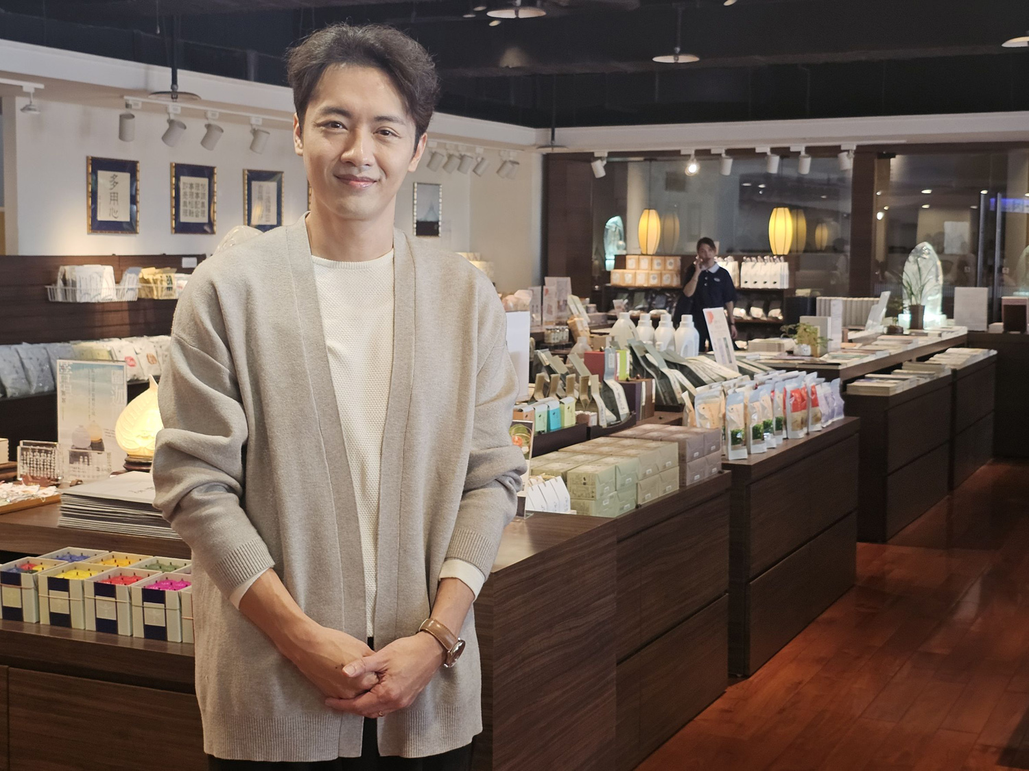 大愛劇《接住流星的人》吳政勳飾演陸小芬兒子，出席高雄線上讀書會宣傳。