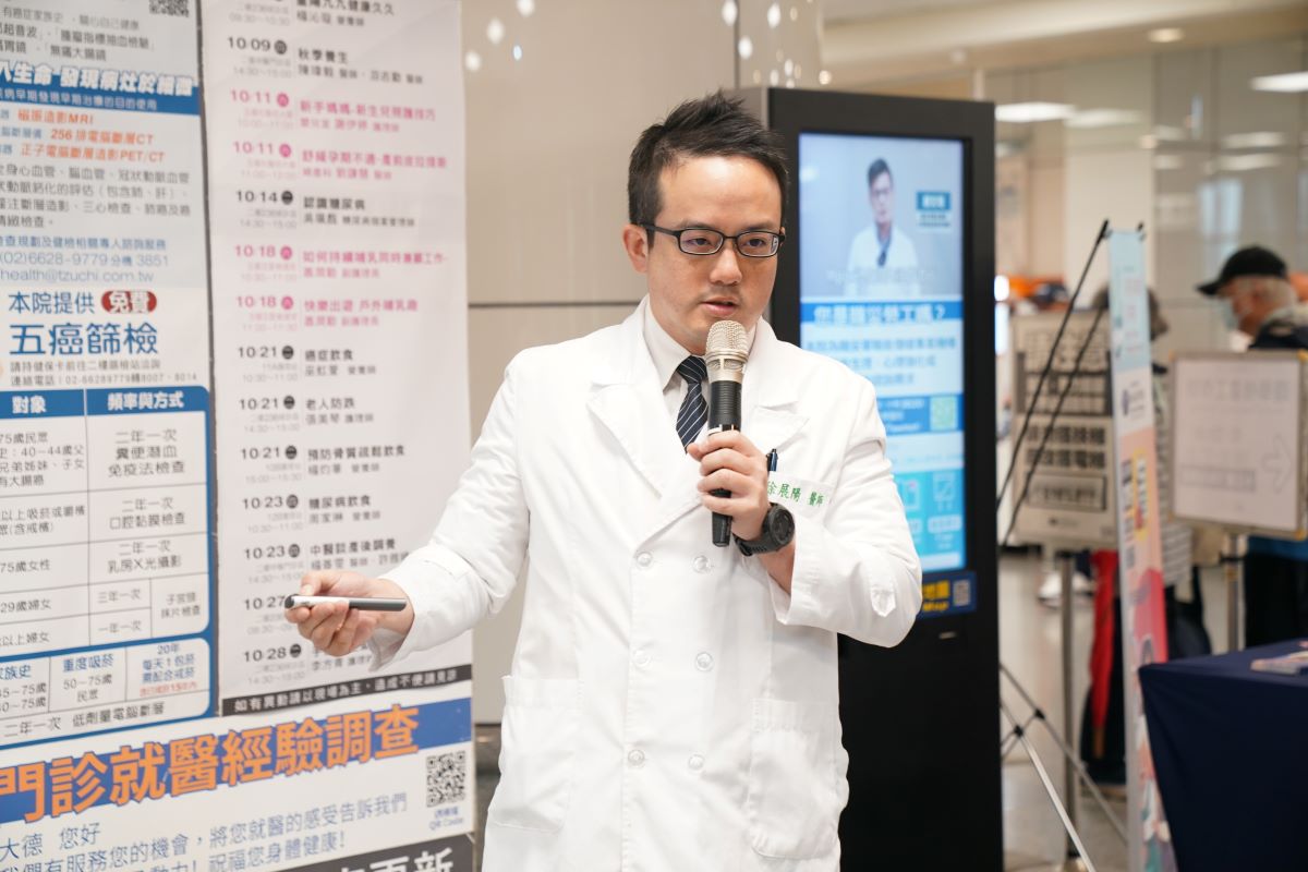 徐展陽醫師透過專業講座,介紹「微創雷射灼燒」與「微創閉合凝膠注射」靜脈曲張新療法。