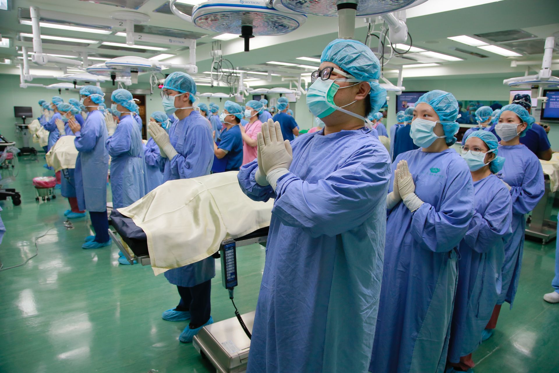 醫學生上課前默禱,感恩無語良師的教學