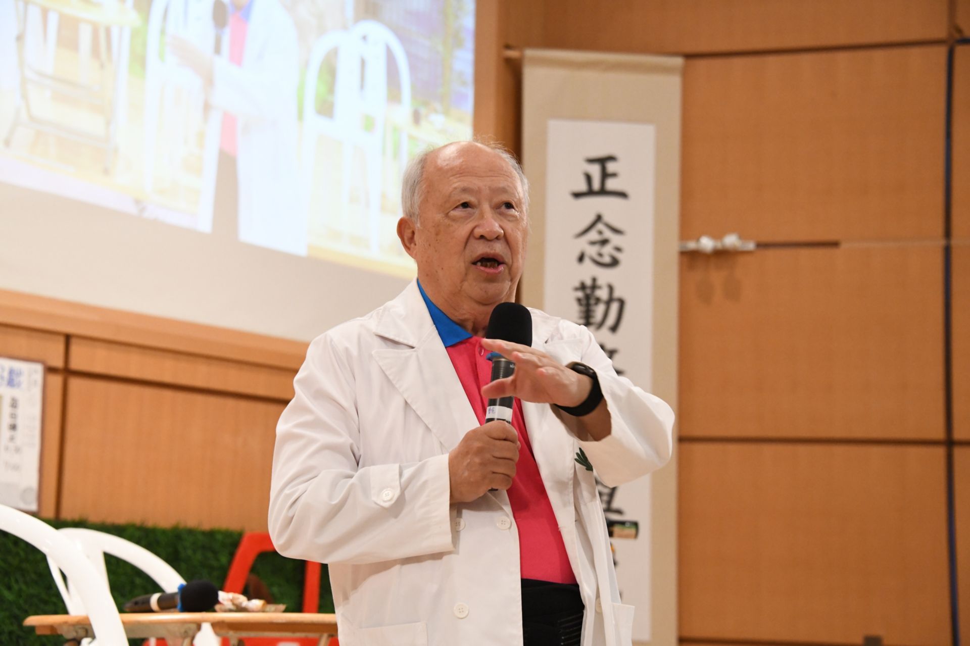 曹汶龍主任輔導成立記憶保養班,陪伴許多失智家庭走過難關