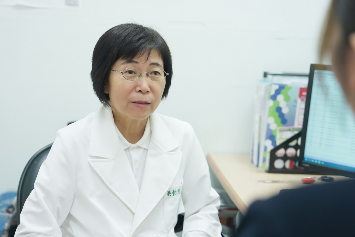 洪怡珣主任看診示意照。