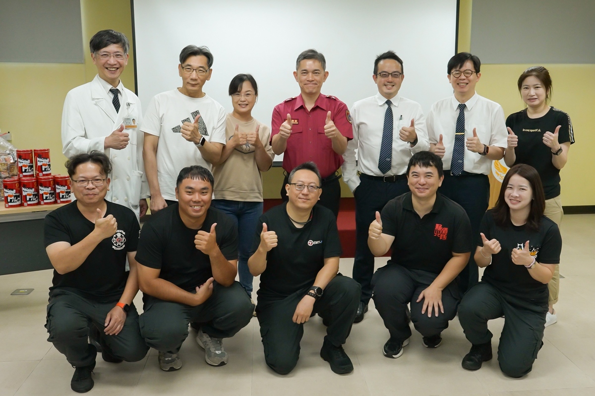 台北慈濟醫院與永利消防分隊攜手搶救傅先生(左二),9月16日,舉辦感恩見面會。