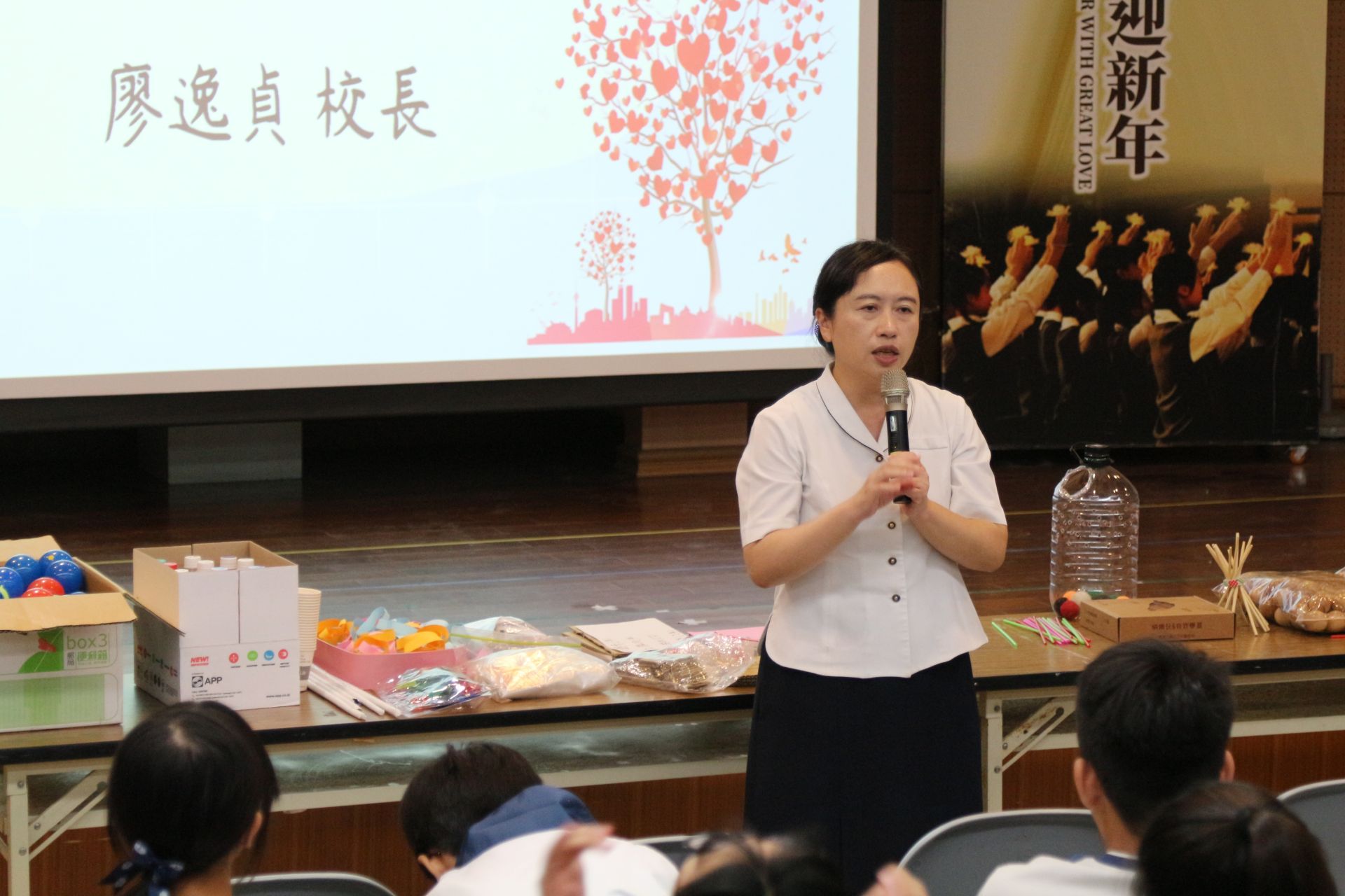 廖逸貞校長隨後帶來勉勵,肯定學生願意踏出服務的第一步。