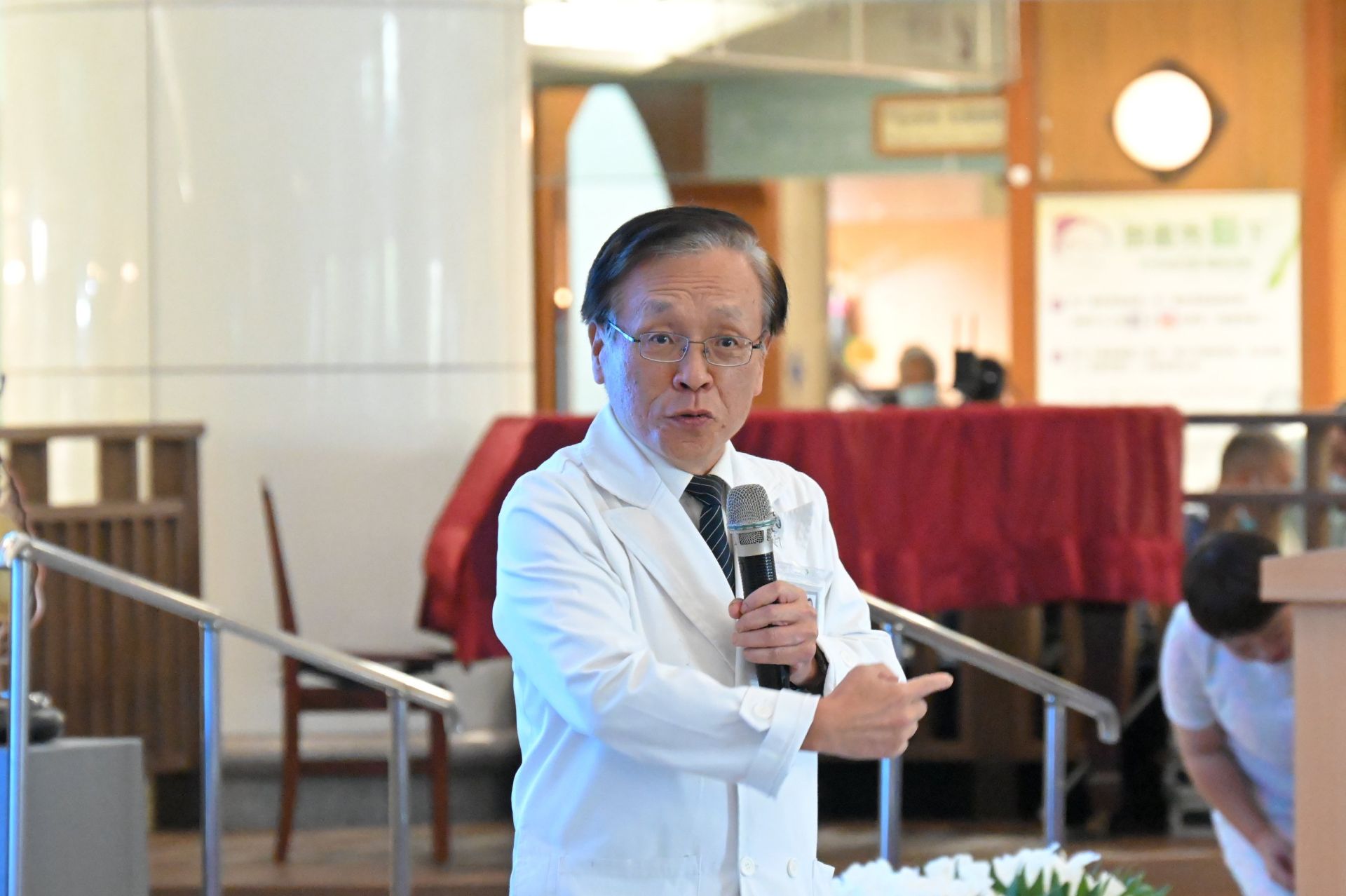 台中慈濟醫院院長簡守信於典禮中致詞,肯定關節中心成立對市民健康的重要意義。