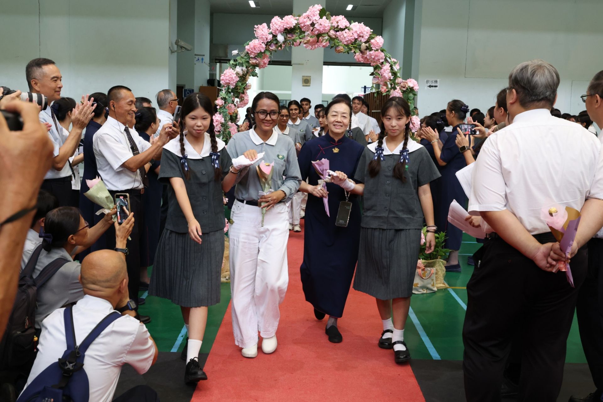 慈濟藍毘尼師資團隊,一同感受敬師謝師感恩活動的溫馨氛圍