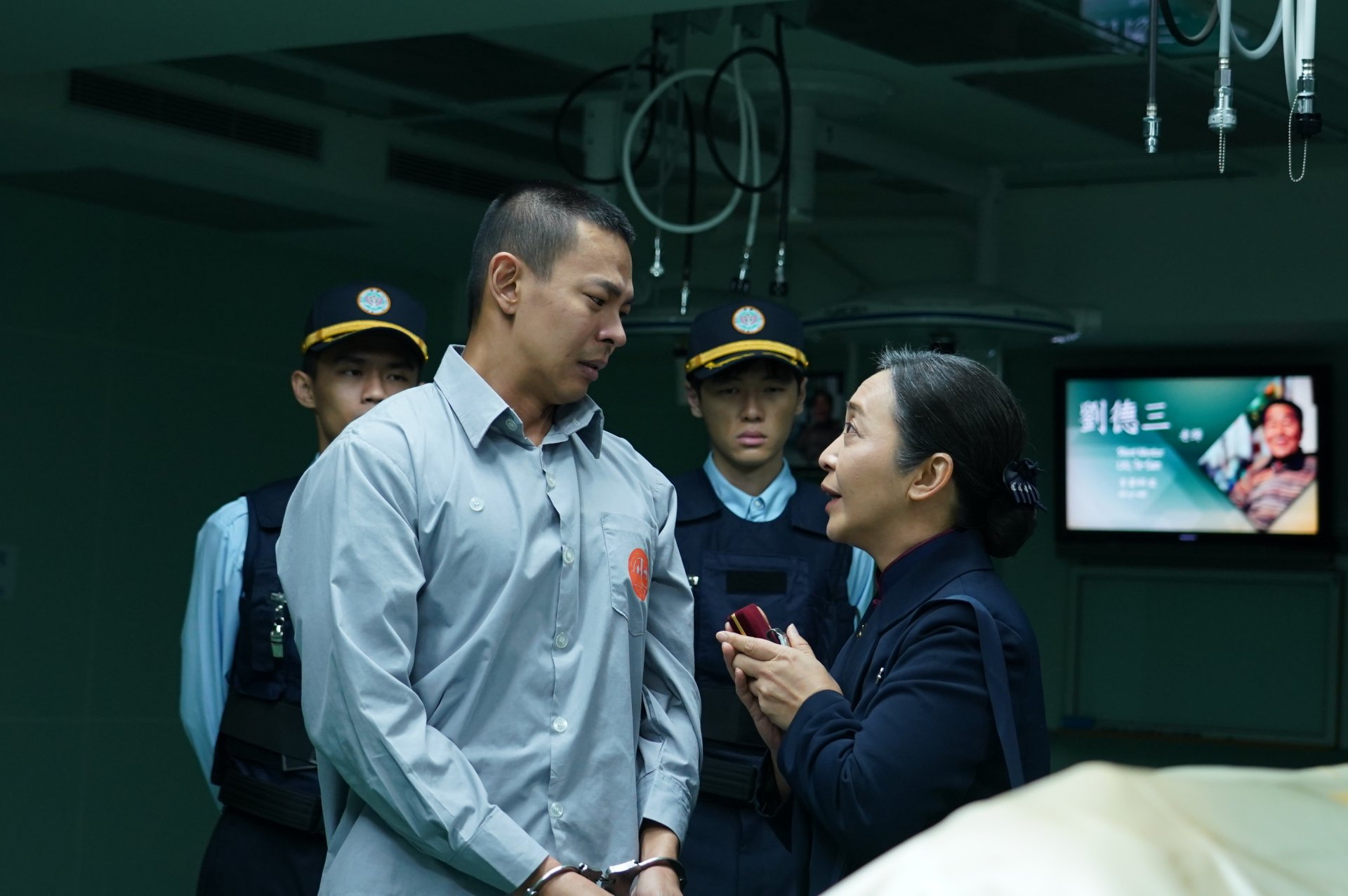 EP09-S36 武棟梁(孫綻飾)於啟用前來見爸爸最後一面
