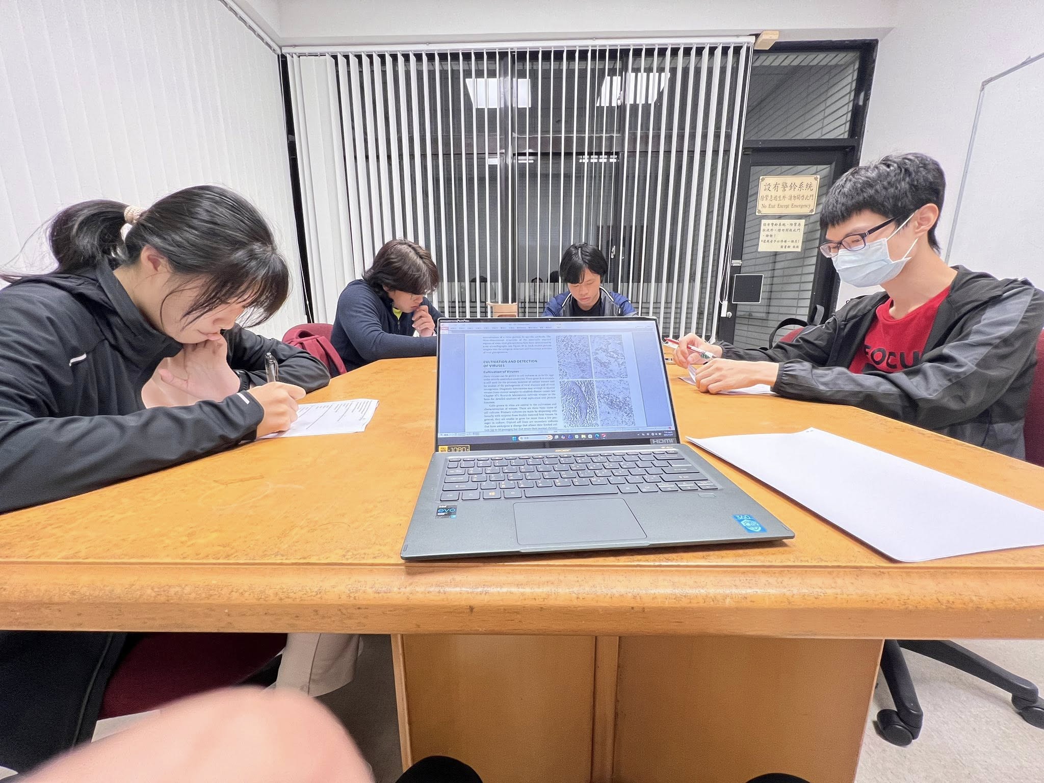 團隊自2025年底展開每月兩次以上的讀書會進行系統性培訓