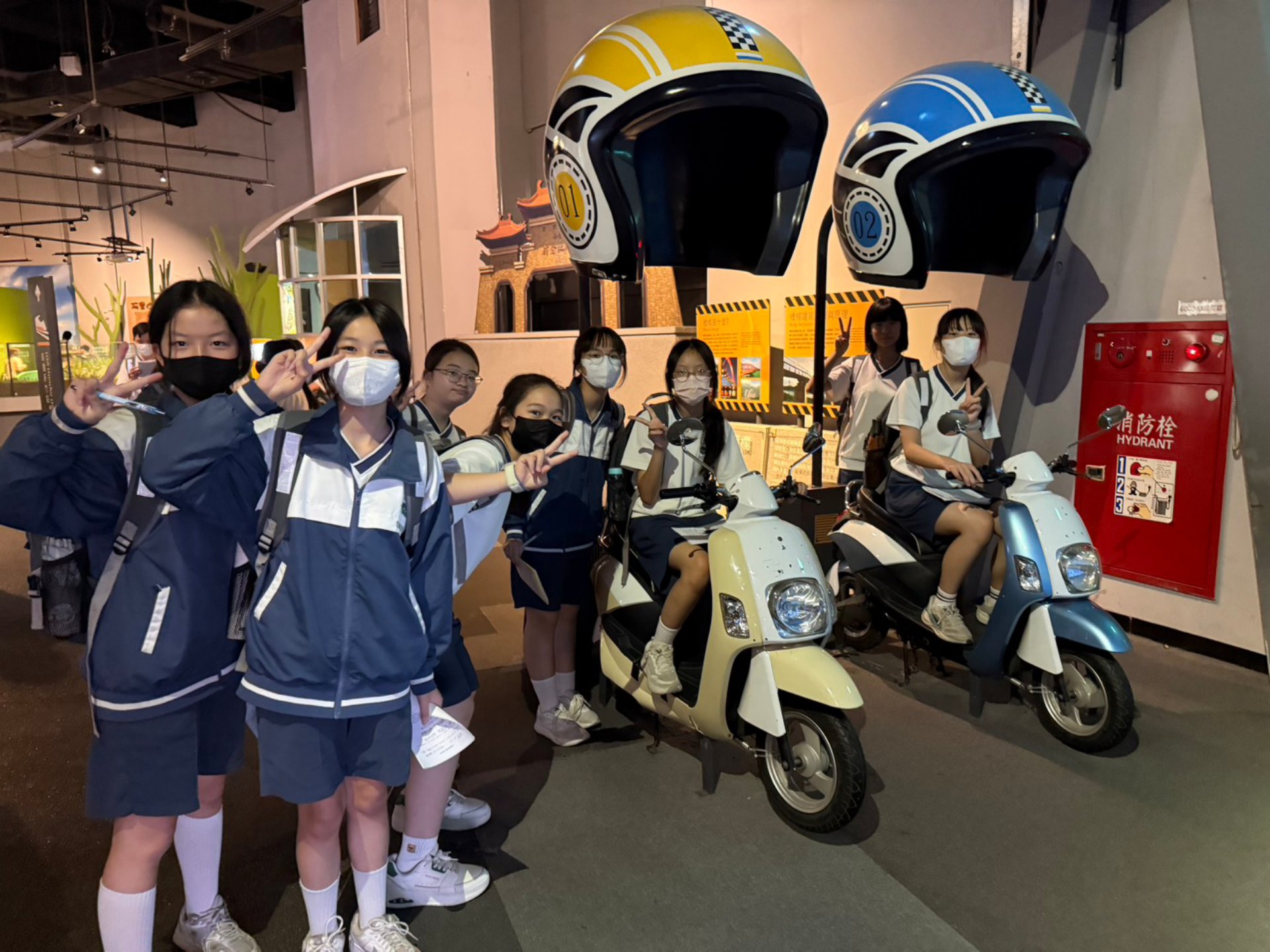科工館透過豐富的互動設施，帶領學生認識各式交通工具的發展歷程與運作原理。