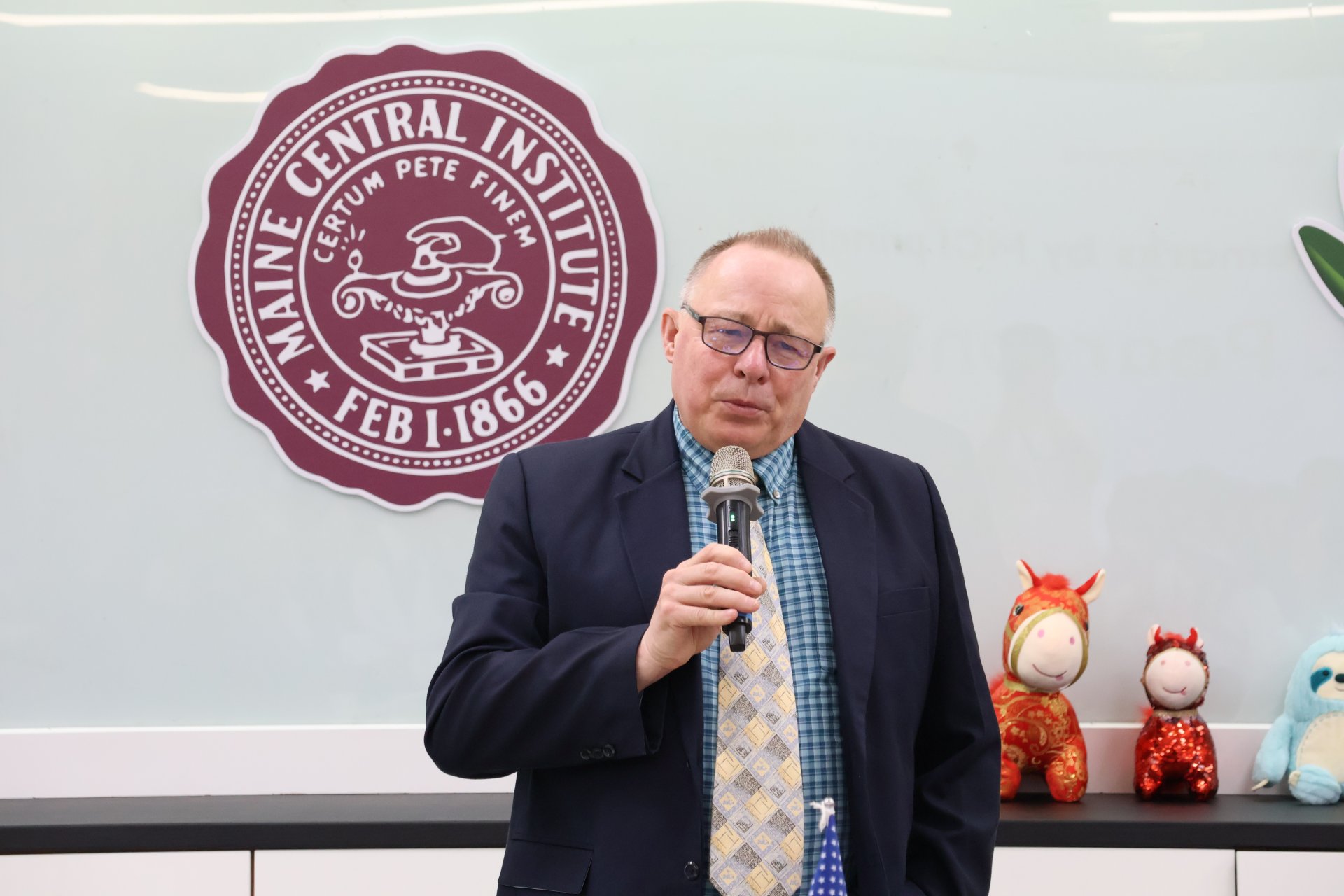 MCI校長David Pearson勉勵學生保持學習熱忱,為世界帶來更好的改變。