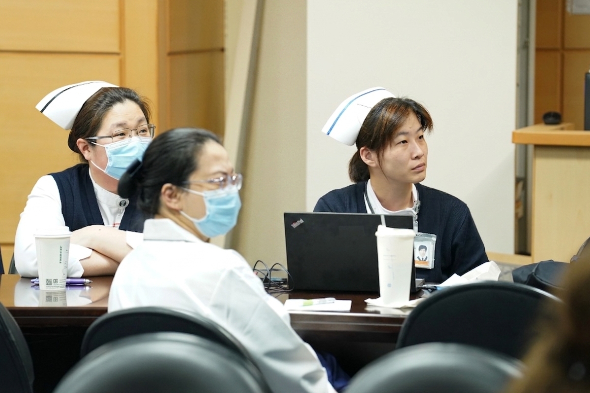 護理部吳定亞護理長認為今日的研討會收穫豐富，為單位第一線作業帶來更多可能性。