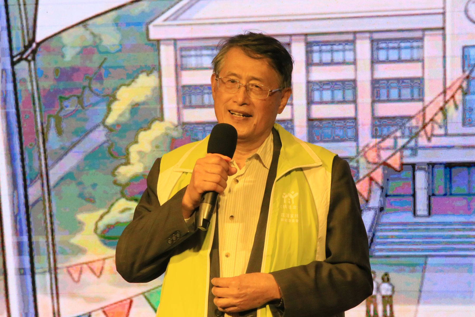 謝立德代表家扶感謝來自全國的認養人，為弱勢孩童帶來滿滿的鼓勵與支持
