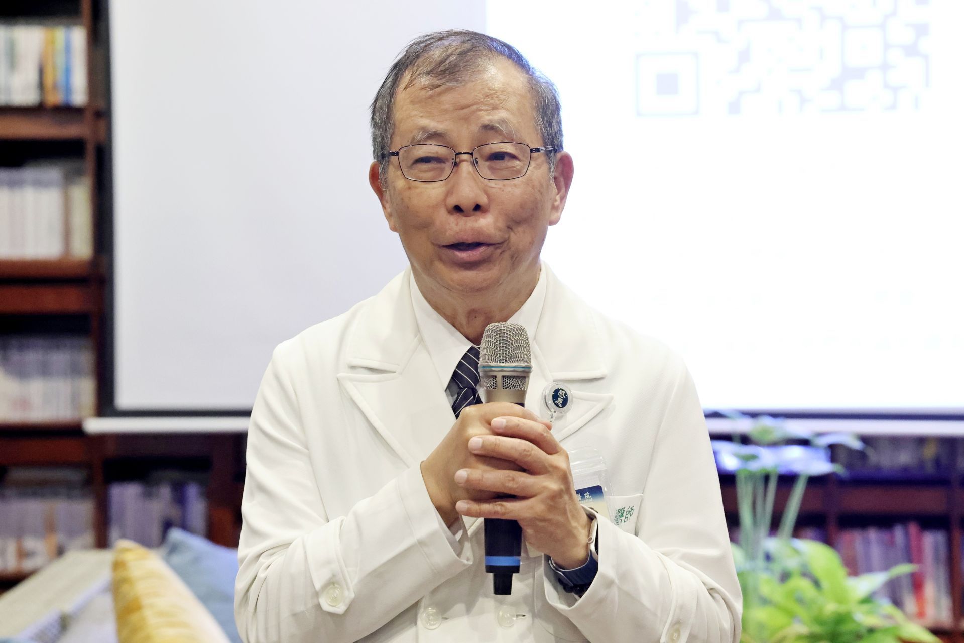 吳彬安副院長勉勵學員,志工是慈濟的重要特色,希望透過培訓,可以讓更多人學會用合適的方式走入案家,給予溫暖而不打擾的陪伴。