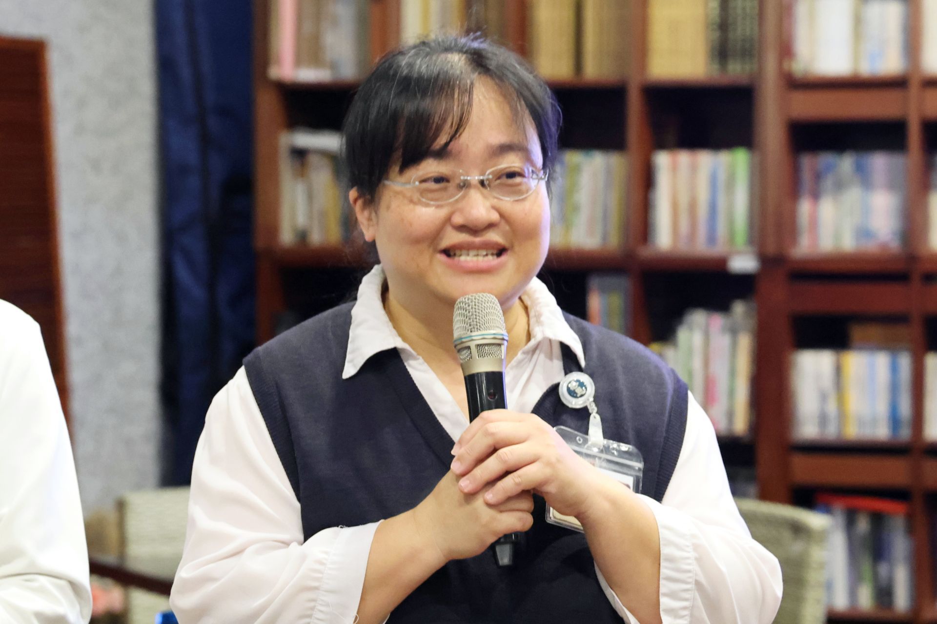 遺傳諮詢師翁純瑩表示,罕病關懷志工的任務是「陪伴」,而不是處理個案的醫療或社會問題,要用開放、尊重的態度慢慢建立關係。