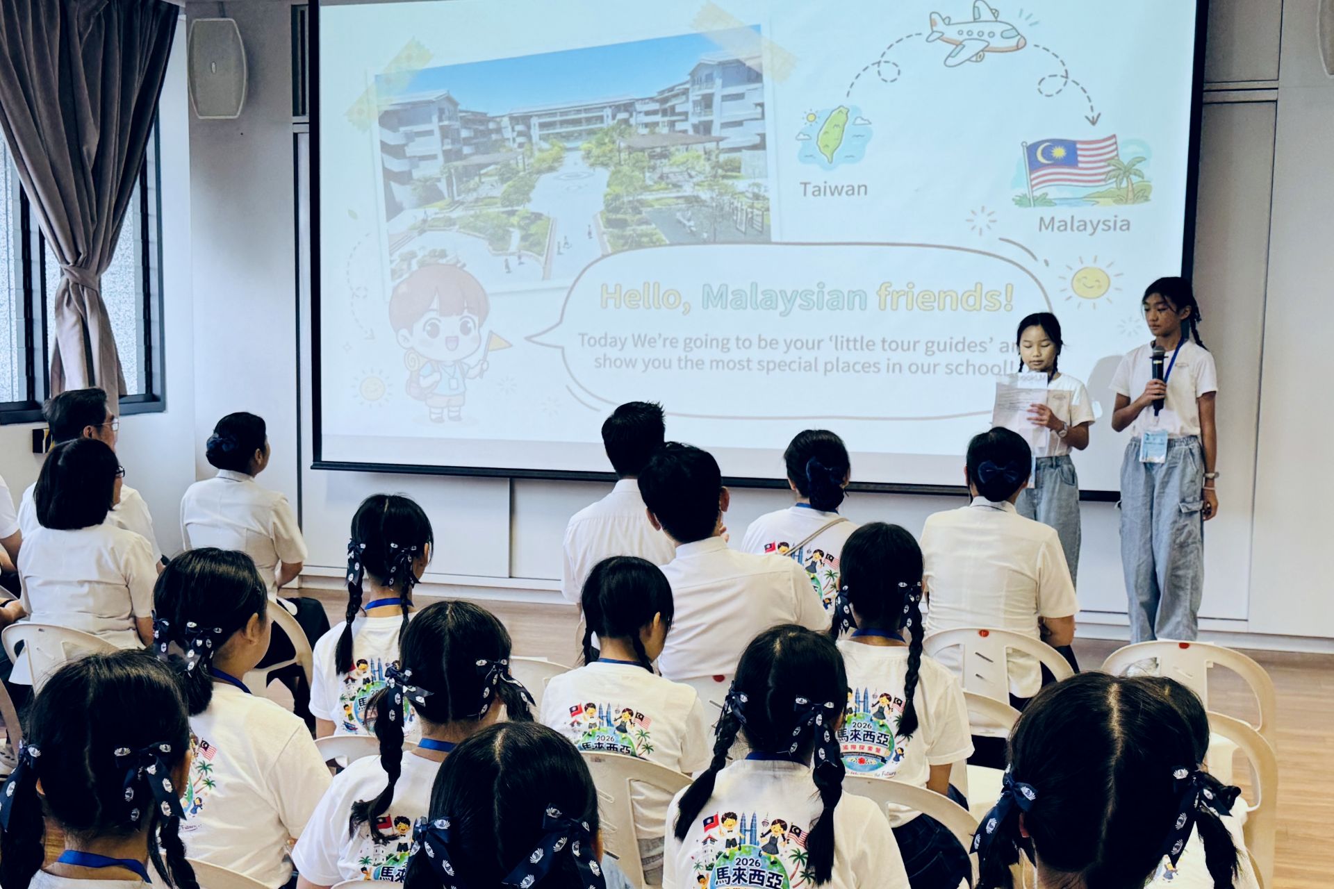 臺南慈小四年級學生以英文介紹校園特色