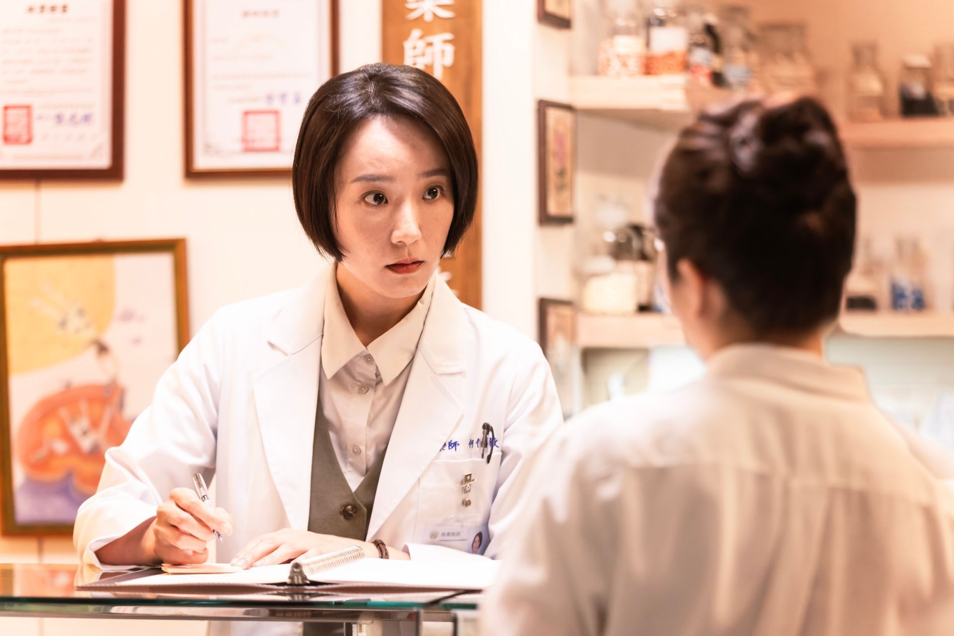 佳薇(林子熙飾)不讓奧客退貨