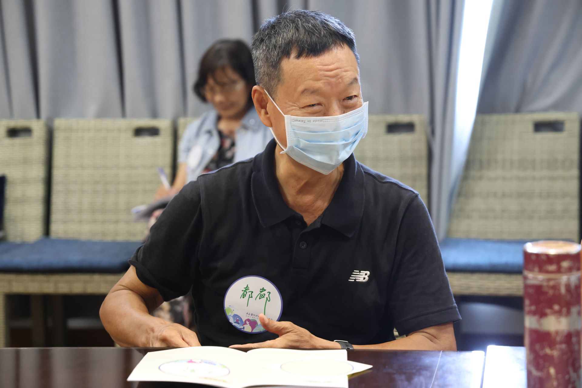課程中以一張專屬的「稱呼貼」開始,讓長者決定自己希望被怎麼稱呼。
