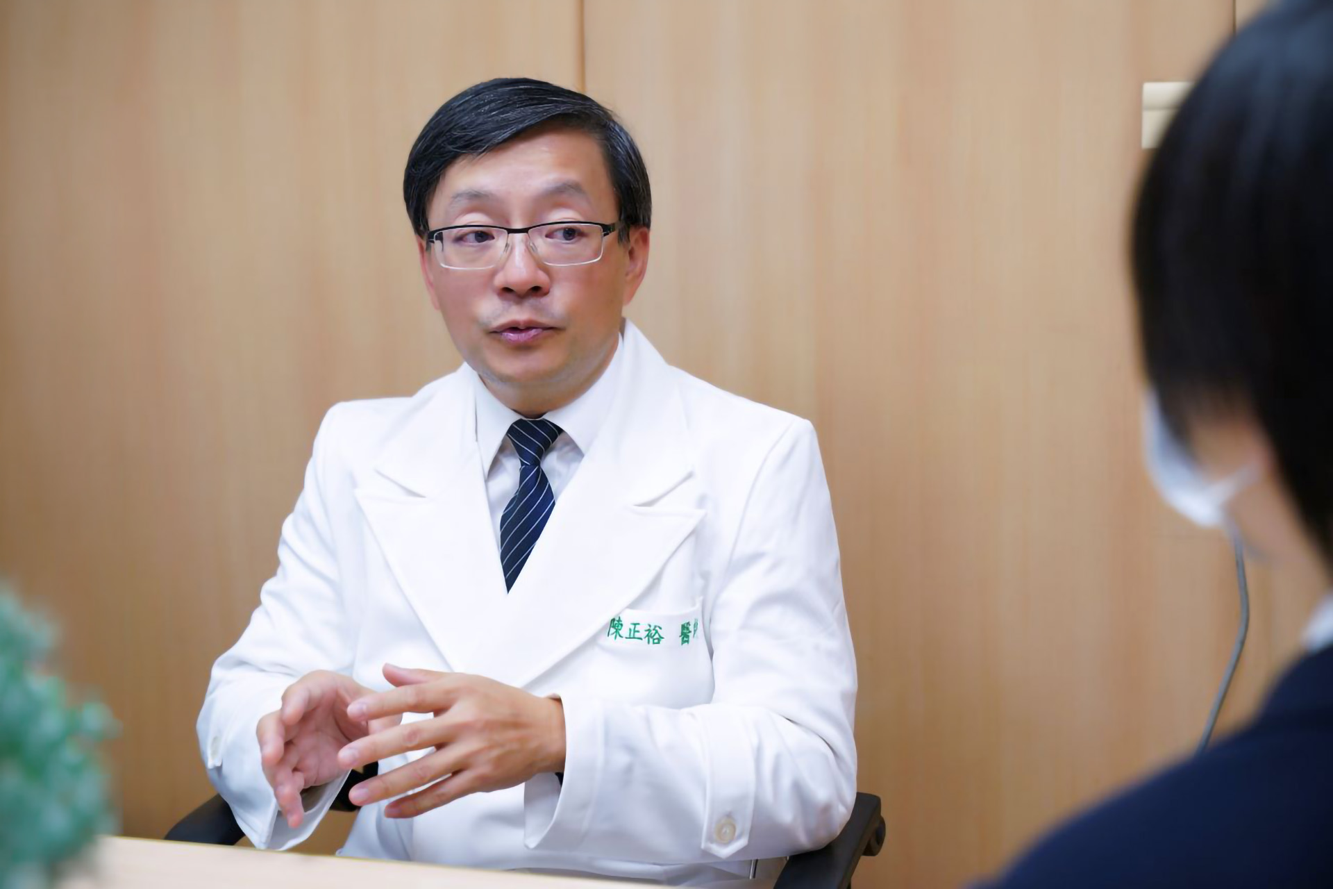台北慈濟醫院家庭醫學科陳正裕主任看診示意照。