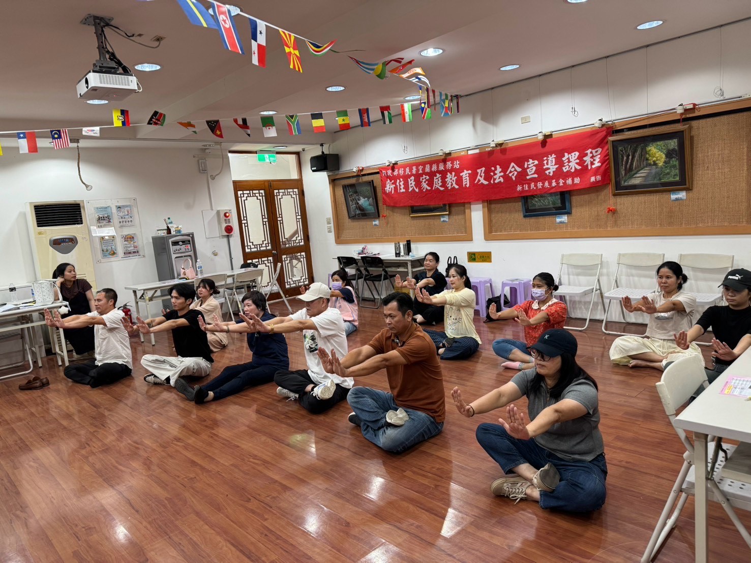 學員體驗印尼拳「班卡西拉」的呼吸練習