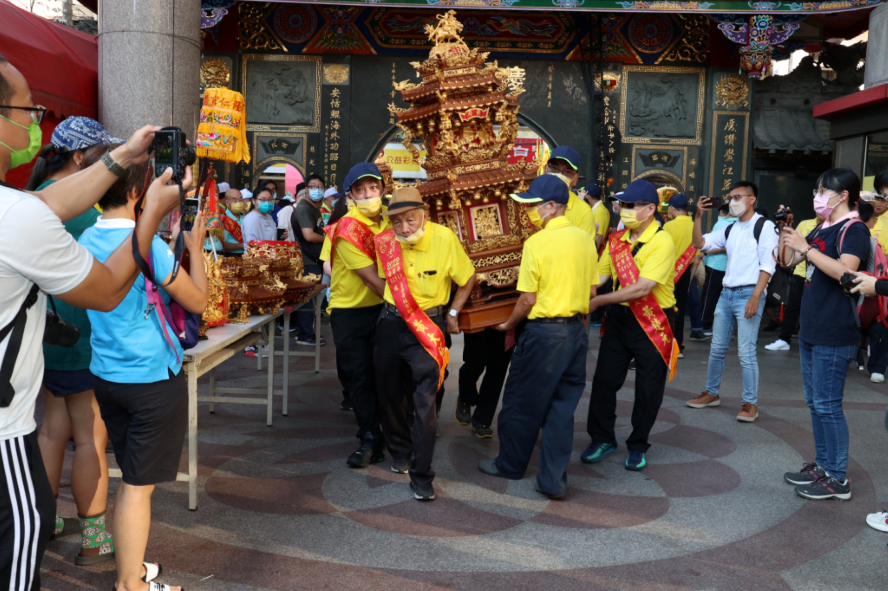 基隆文史青年壯遊點帶領青年走進鷄籠中元祭「迎斗燈」科儀現場