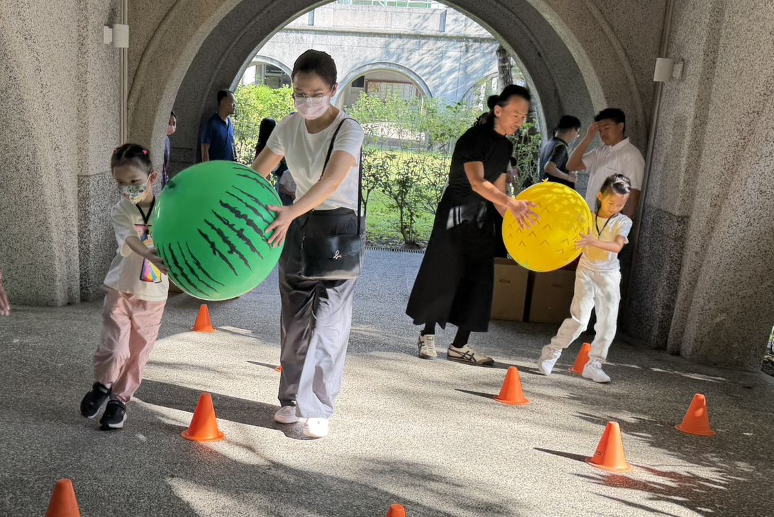攜手跨越合作同行,謝謝爸爸媽媽的陪伴