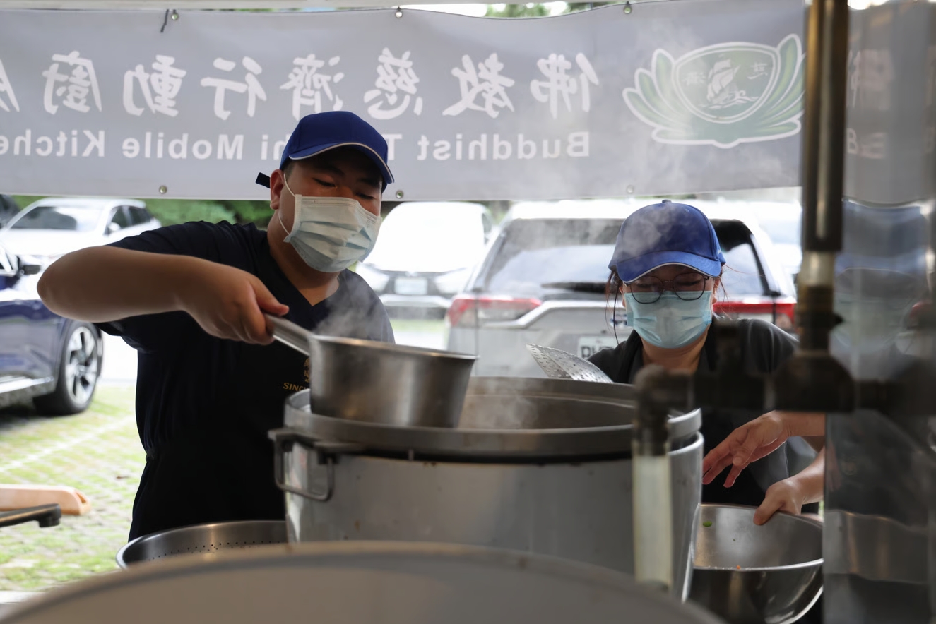 除了照顧災民,物資及膳食供應也是收容中心能否順利運作的重要環節。