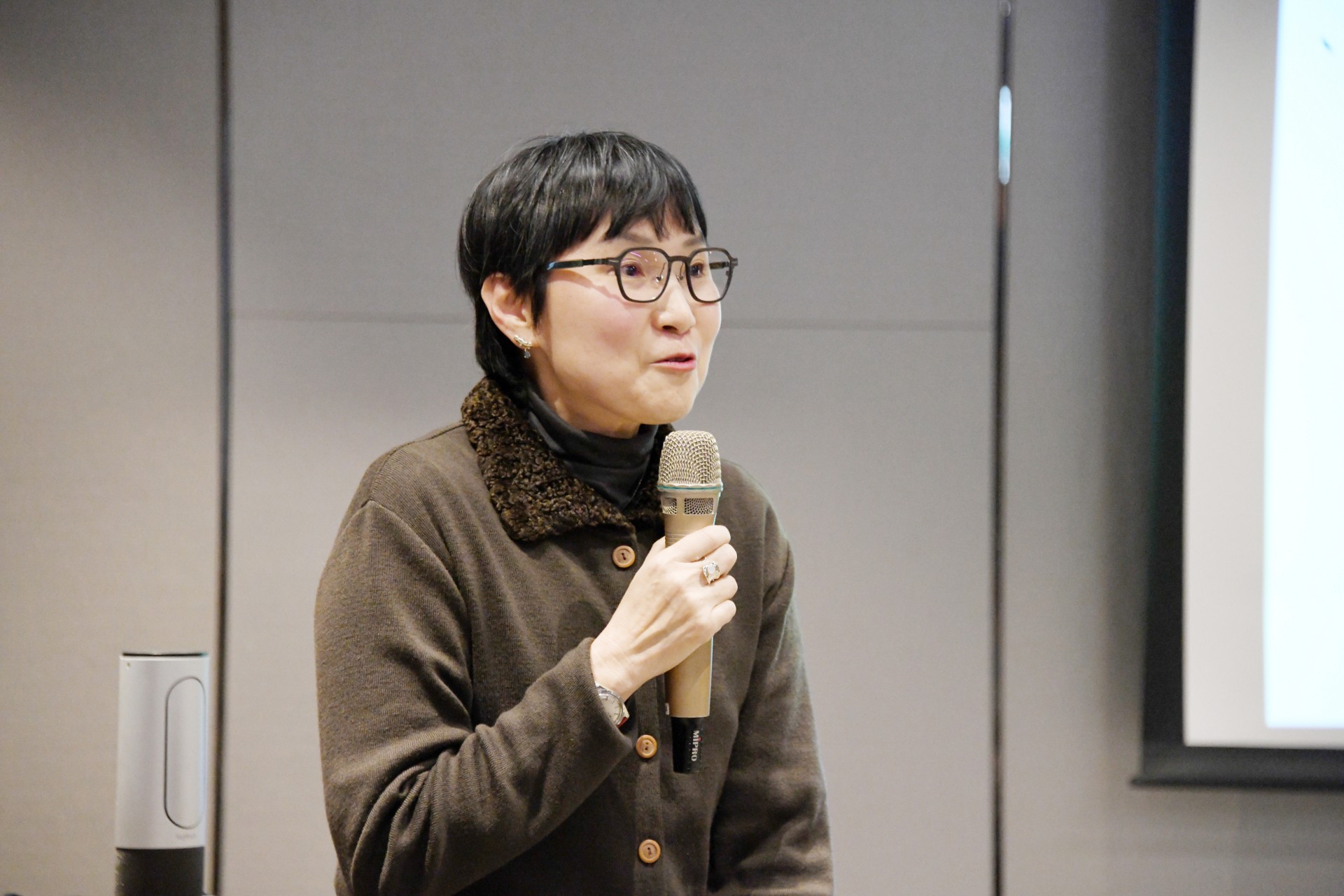 于秉儀科長亦向與會主管介紹國立故宮博物院南部院區之設立背景、發展歷程與特色活動。