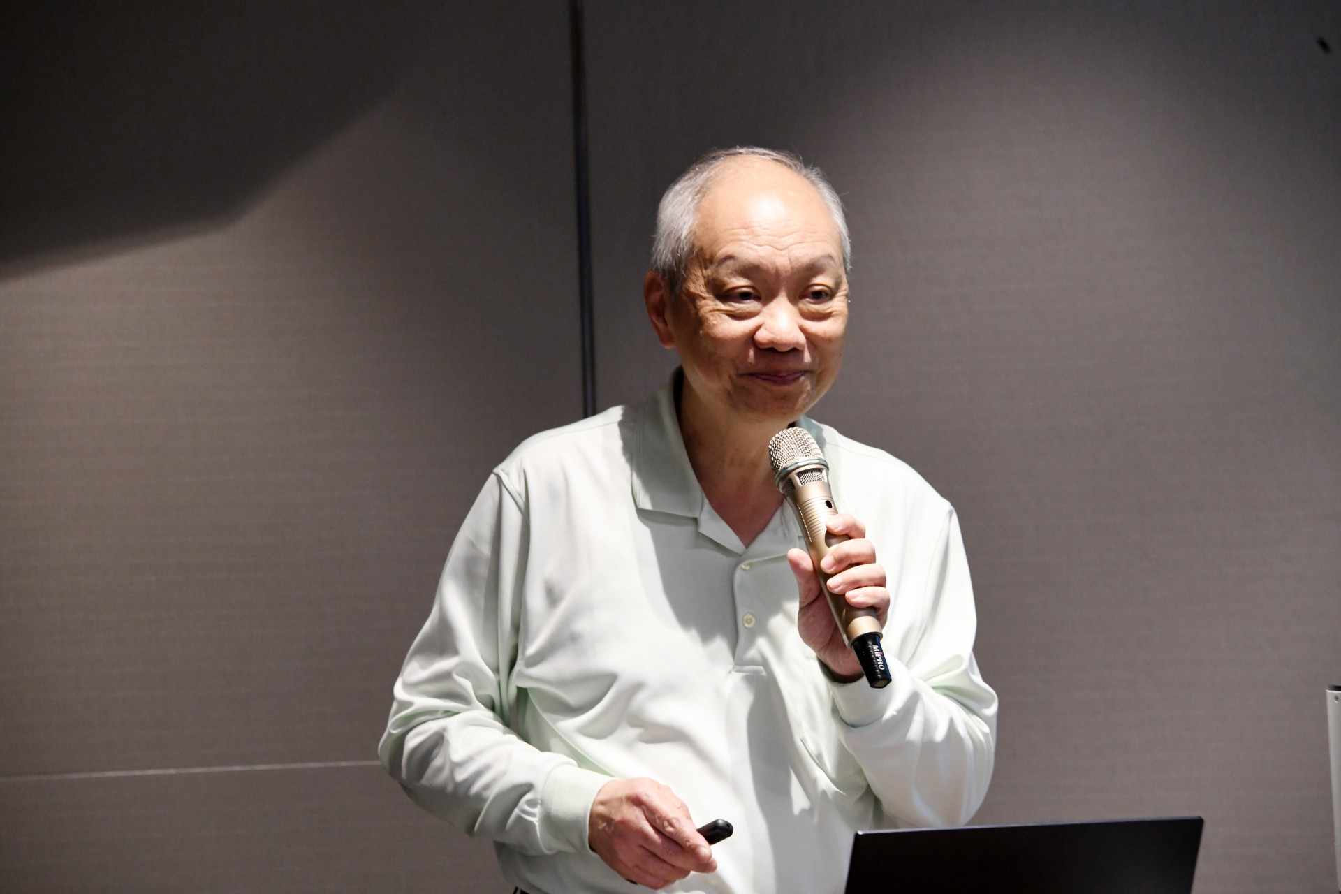 「健康臺灣深耕計畫」顧問陳祖裕也解析未來五年政策方向,指出政府將投入489億元,全面改善醫療環境、補強醫療人力並導入智慧科技。
