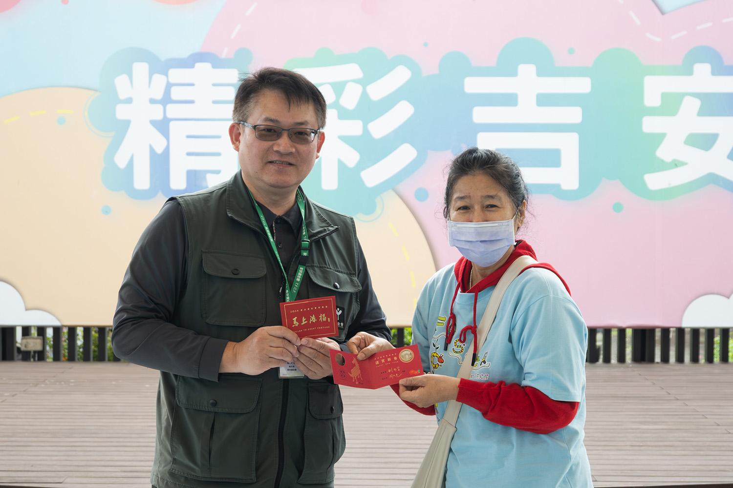 家扶基金會執行長周大堯(左)呼籲更多家庭加入寄養服務行列,成為彼此成長的力量。
