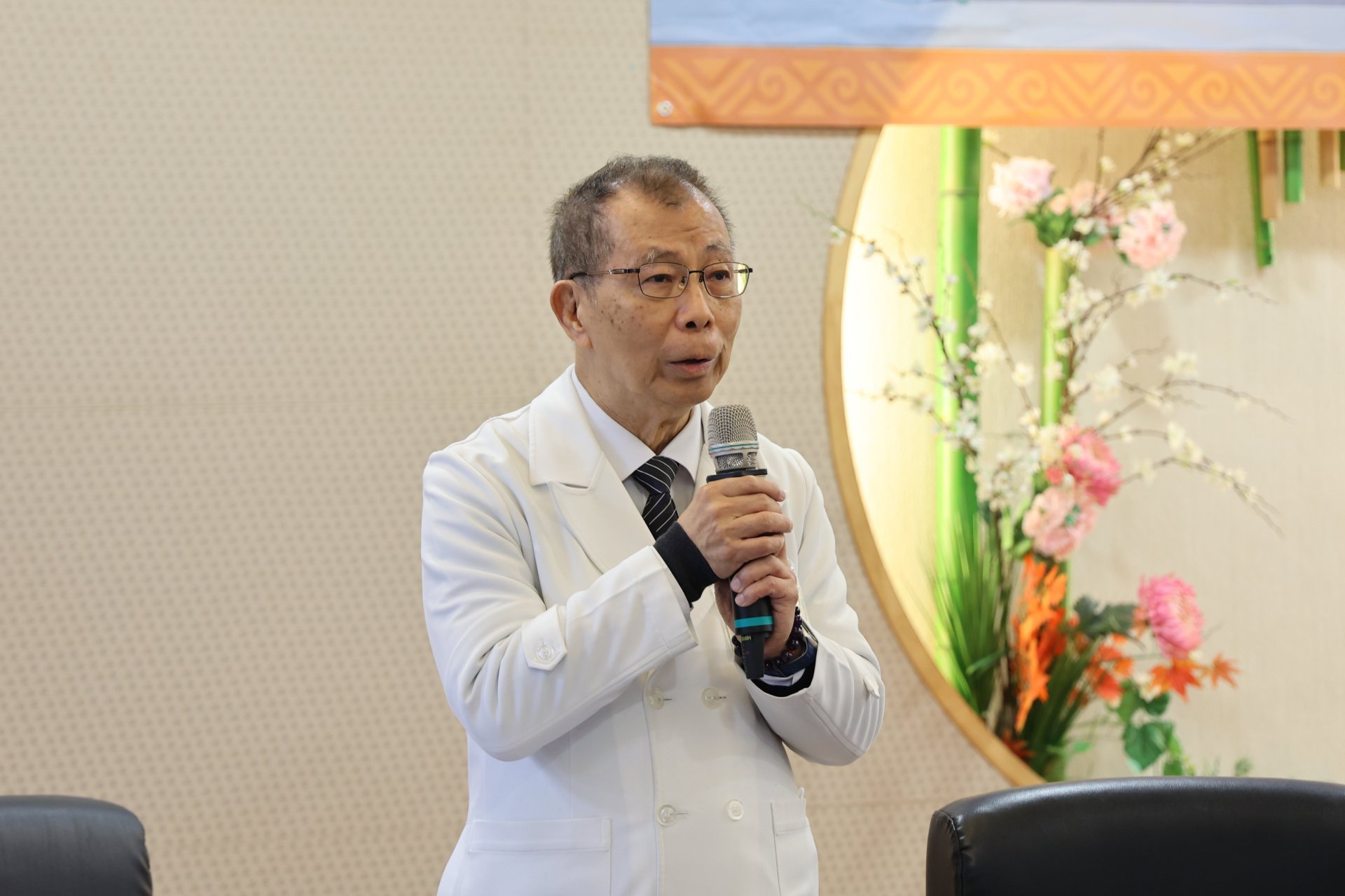 吳彬安副院長表示,期盼透過本次會議凝聚共識,讓健康資料組成為全人醫療的重要後盾,並以花東為起點,累積可供全國參考的全人照護實作經驗。