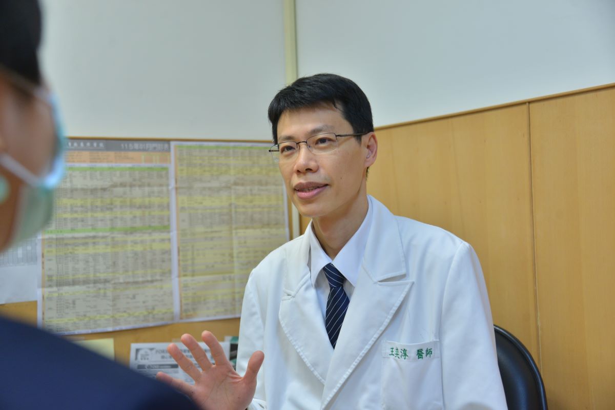 王奕淳醫師看診示意照。