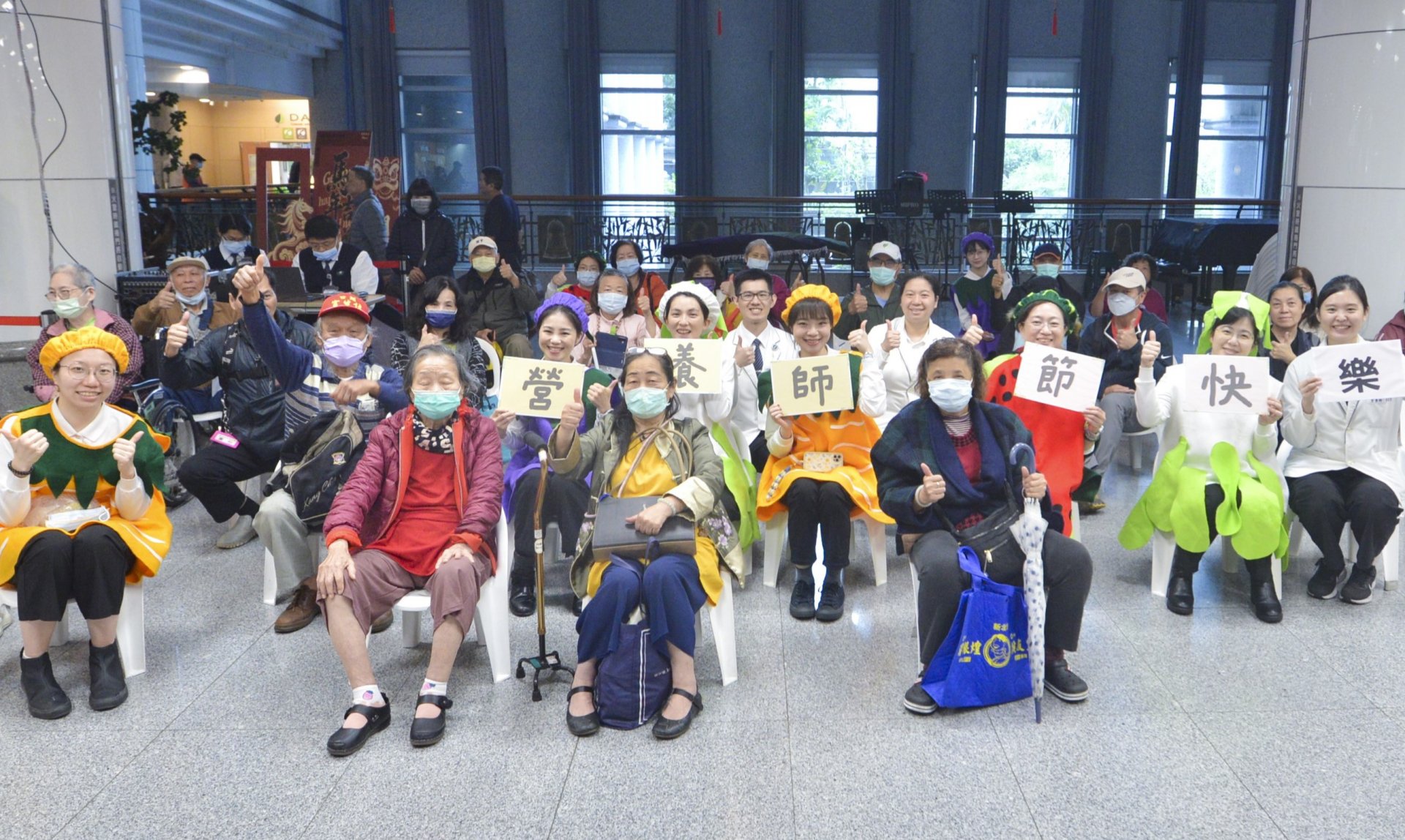 台北慈濟醫院慶祝營養師節,舉辦「減糖增蔬多健康」衛教活動,推廣正確吃素觀念,教民眾吃出健康生活。