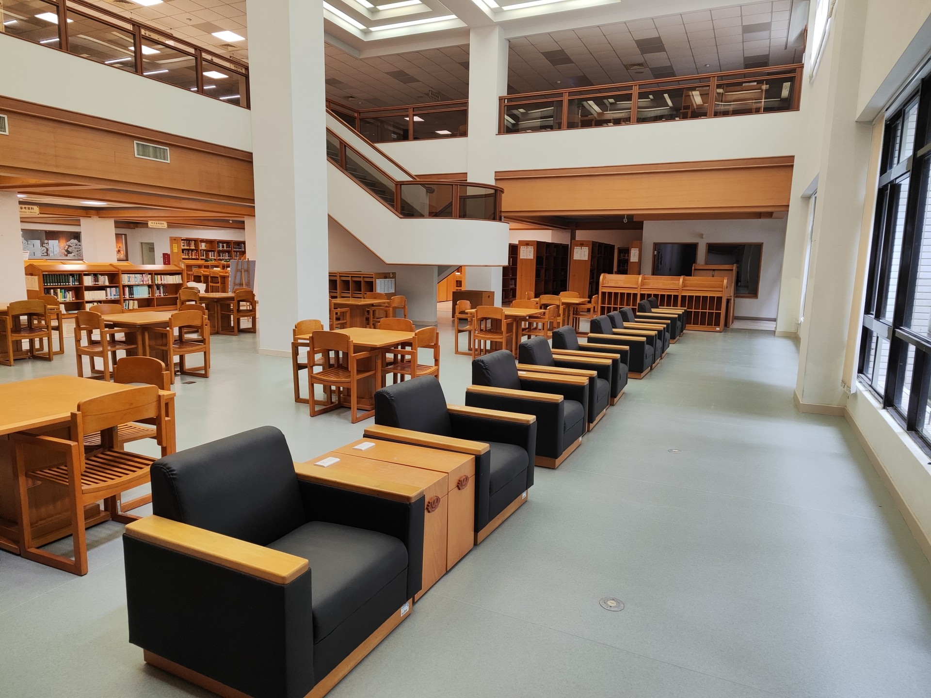 慈大圖書館