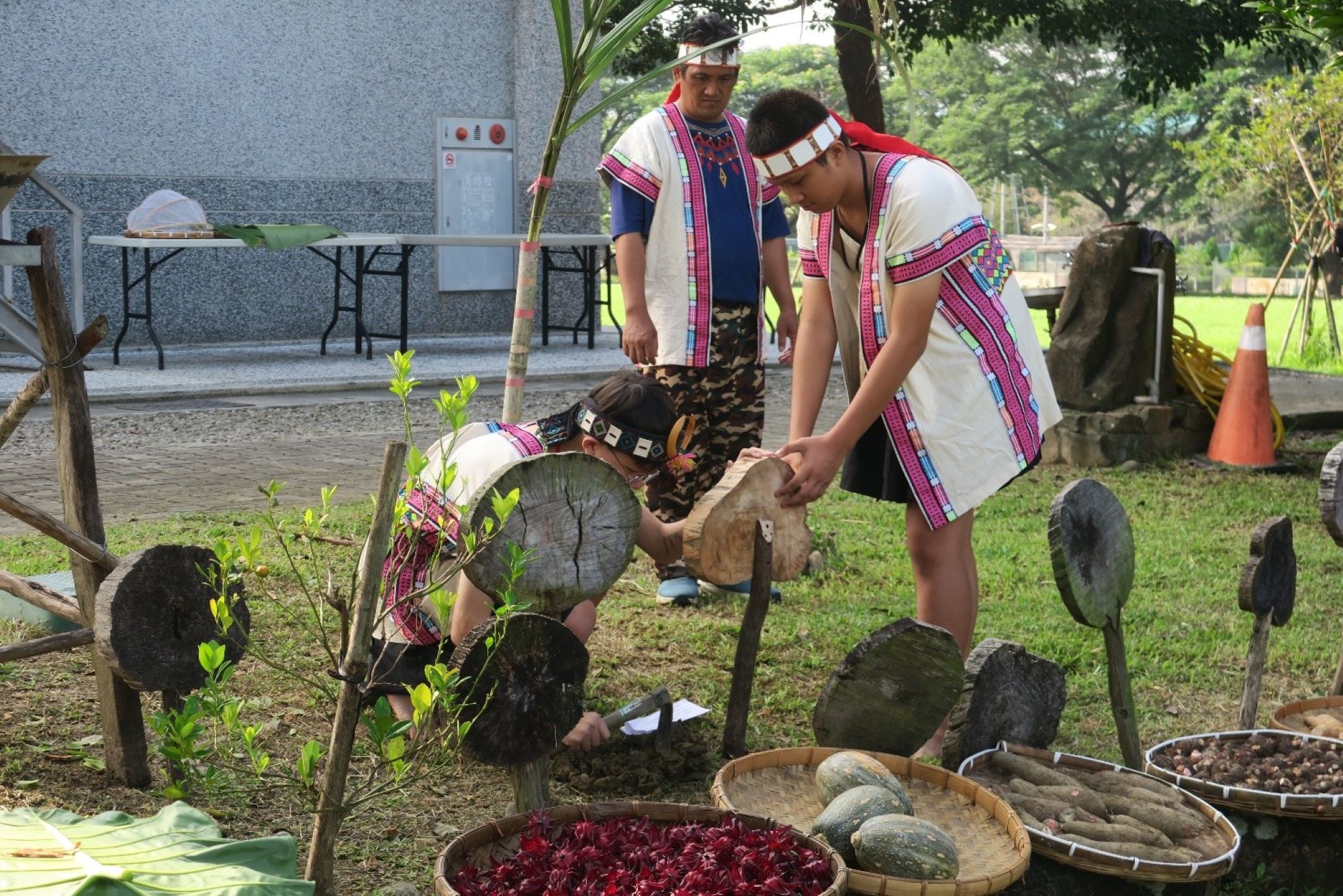 冬學年終季。由祭司向神靈宣告土地將要開墾,銘記與月亮的約定
