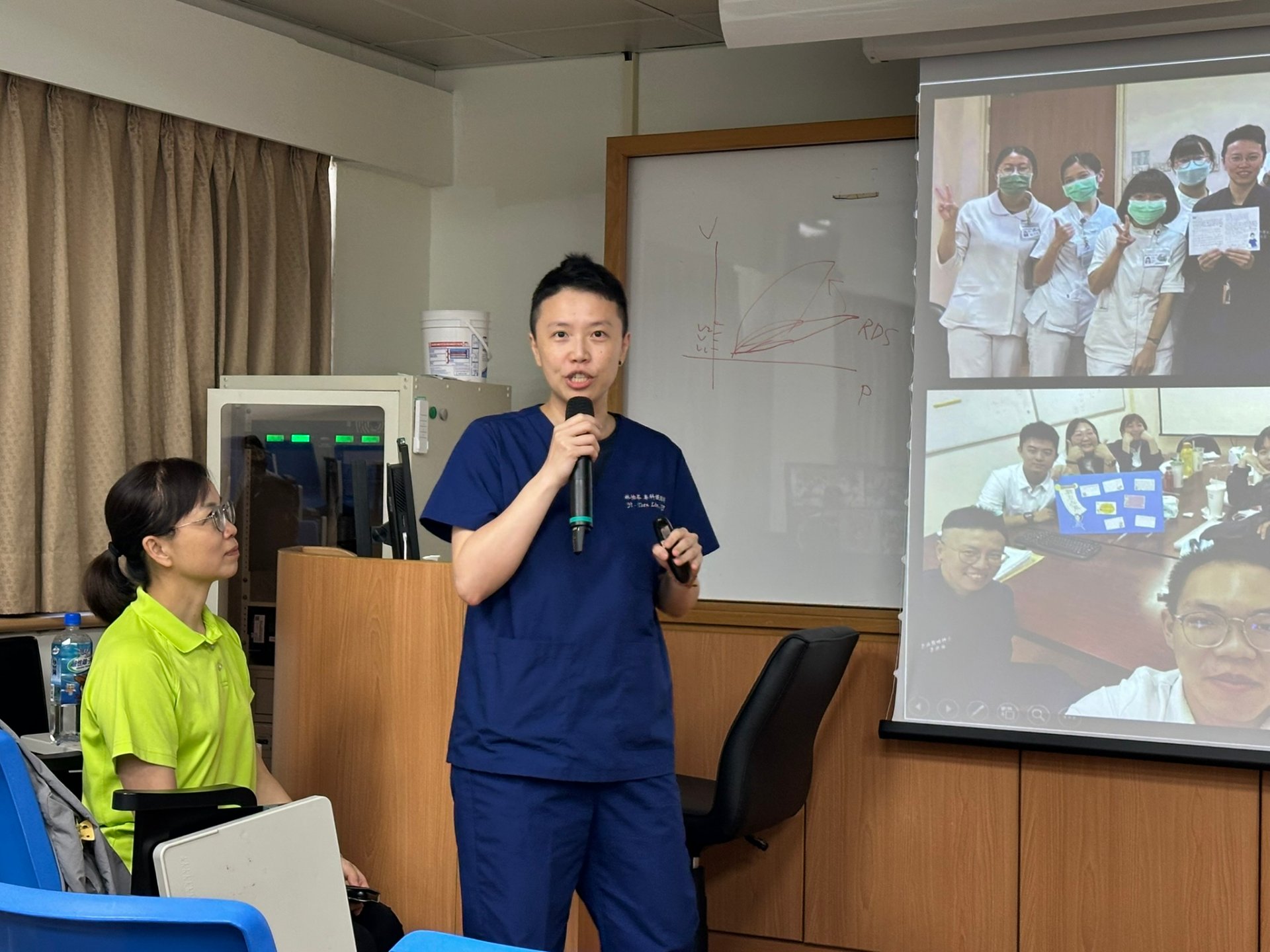 花蓮慈濟醫院外科加護病房專科護理師林怡岑擔任此次護理體驗營總召,她與所有家長分享自己因熱愛護理所支持而多元發展的職涯。