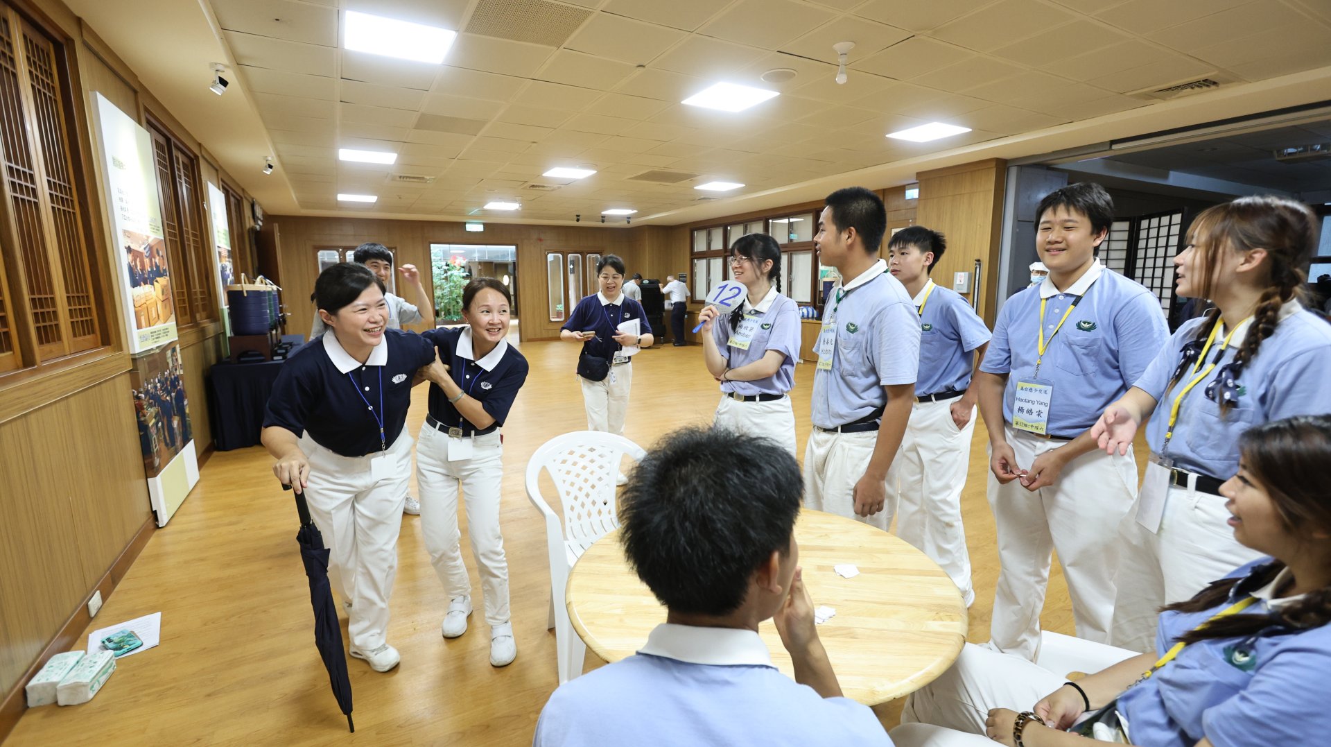 本次交流的一大亮點,是由美國、雙和與新店三地慈少共同策劃的「特色闖關活動」。闖關內容聚焦於慈濟在海內外行之有年的社會防護網與利他實踐。
