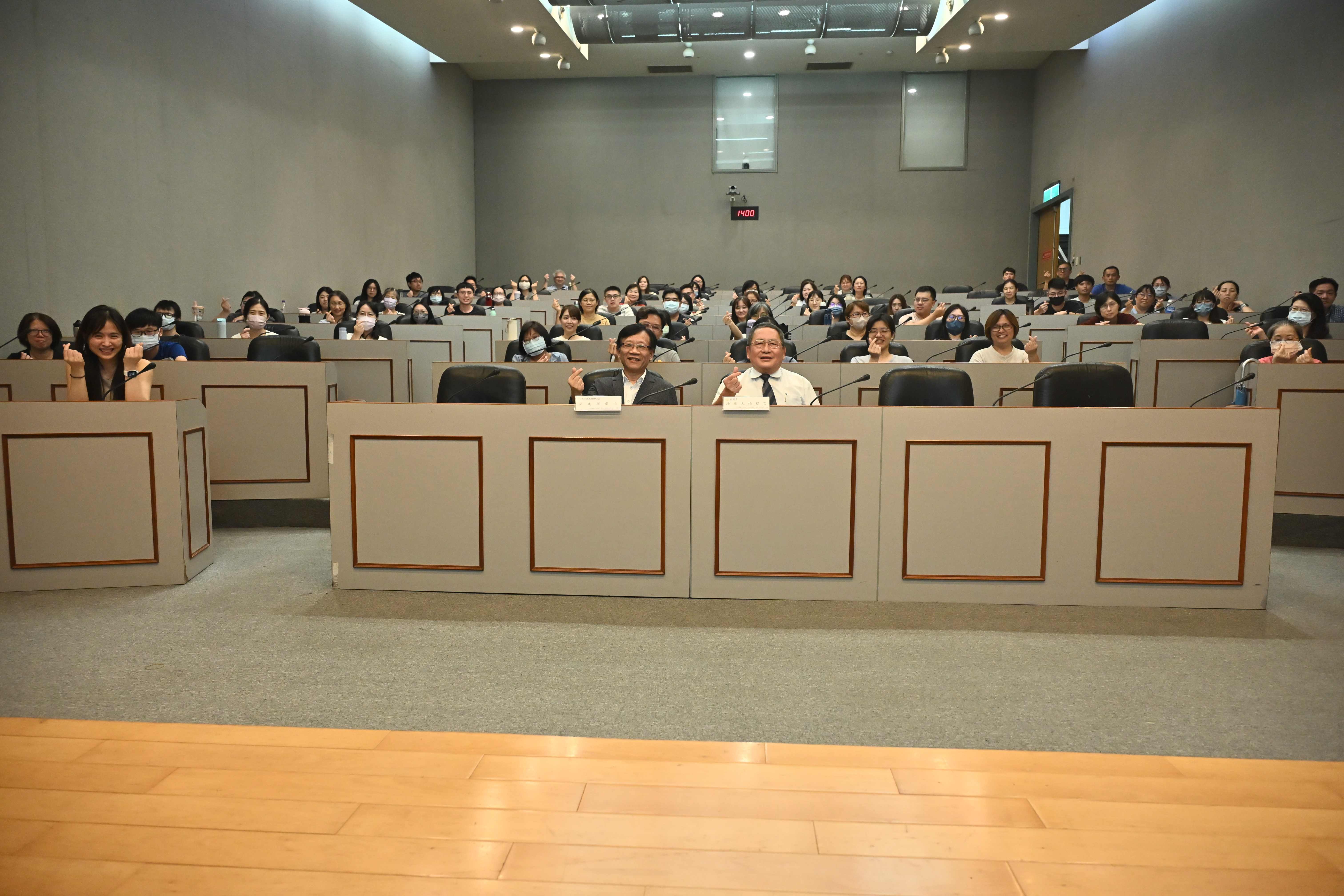 全體參訓人員合影-新北市政府主計處提供