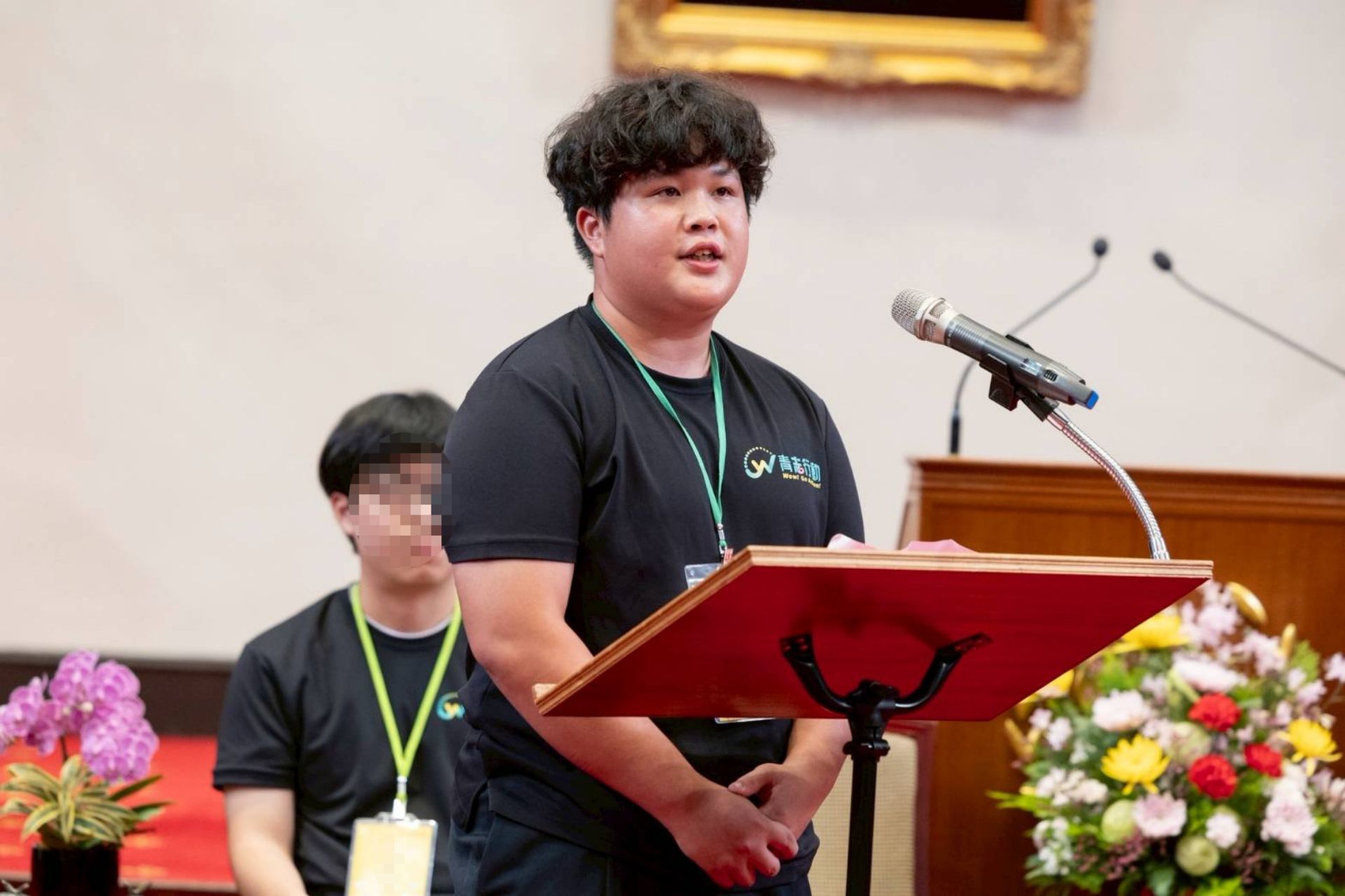 阿祐代表高中職組青志獎獲獎學生於總統府分享志工服務歷程,以自身故事展現青年投入公益的力量。(總統府提供)