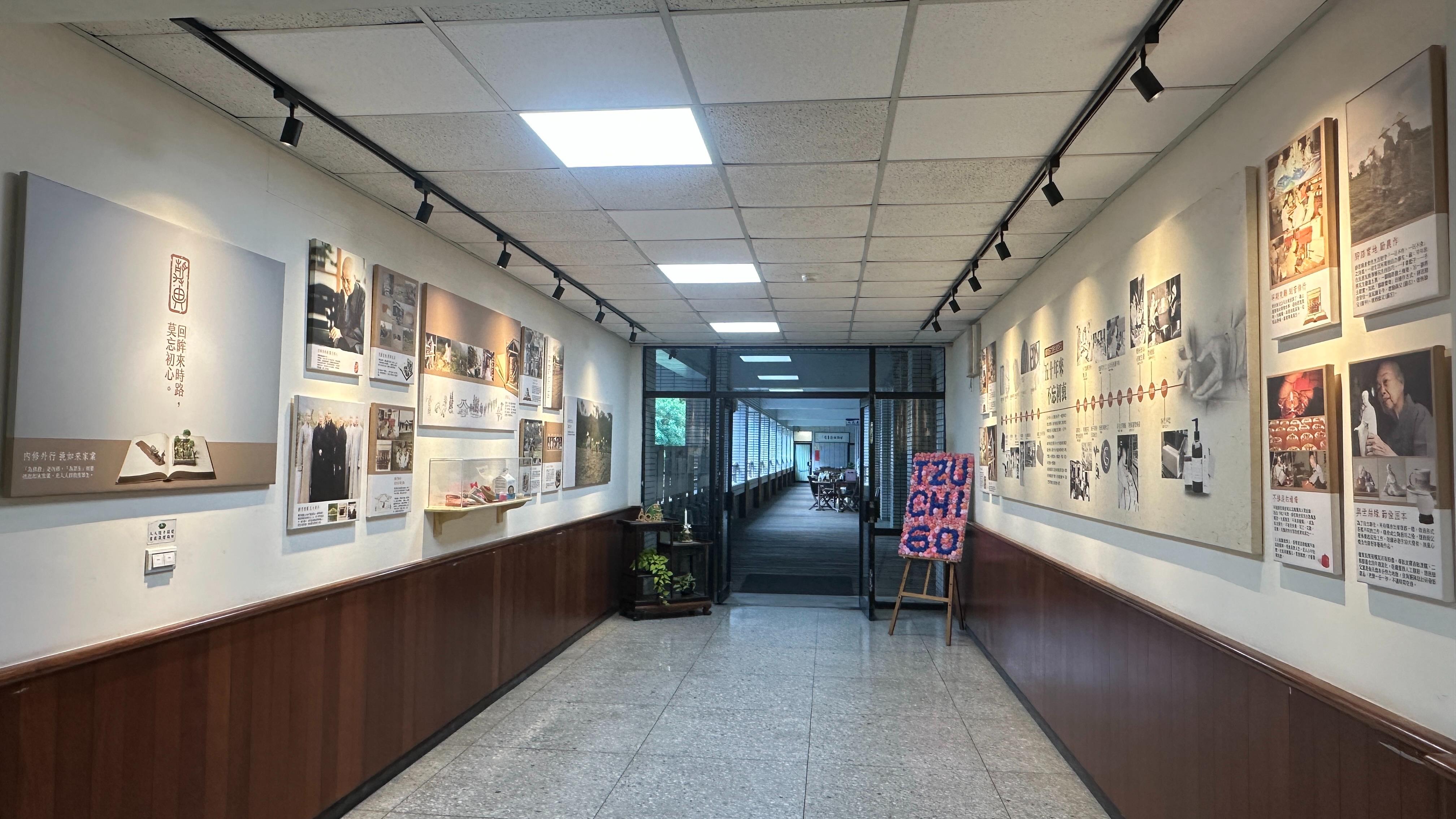 打造出極具深度與溫度的「人文走廊」,讓師生在日常行經校園之際,可認識慈濟一路走來的艱辛與初心。