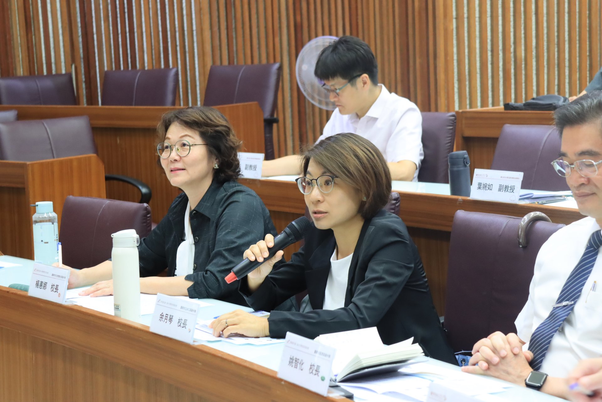 三所高中校長分別為德光中學楊惠娜校長、永仁高中余月琴校長及慈濟中學姚智化校長出席擔任評審。