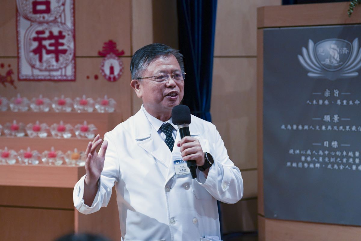 徐榮源副院長認為運用資訊科技，能以有效率且安全的方式提升醫療品質，減輕第一線的負擔。