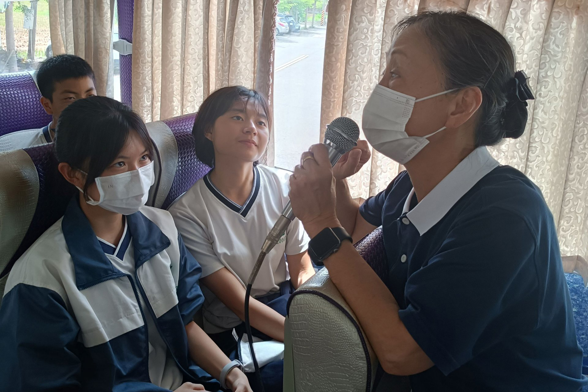 懿德媽媽分享回饋,提醒同學有福的人更要懂得付出。